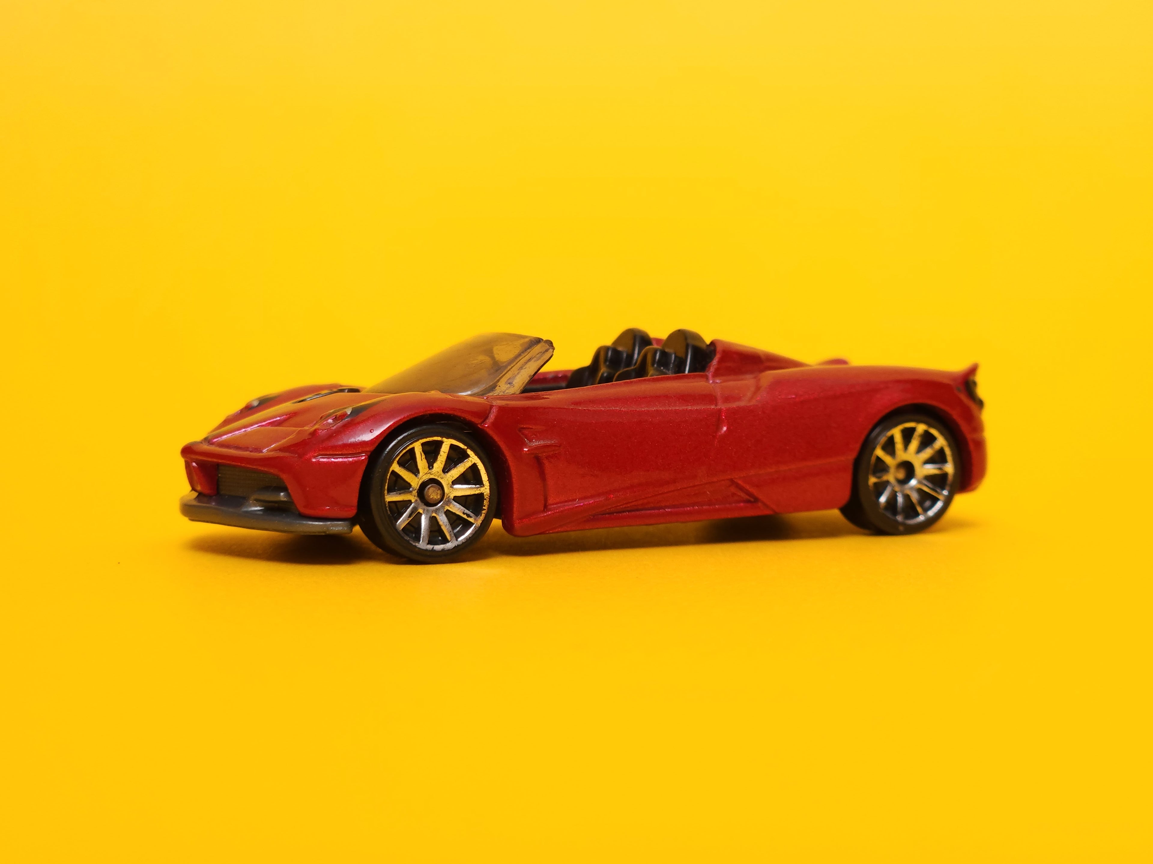 '17 Pagani Huayra Roadster: Rosso Corsa – 2018 Mattel Hot Wheels Basic