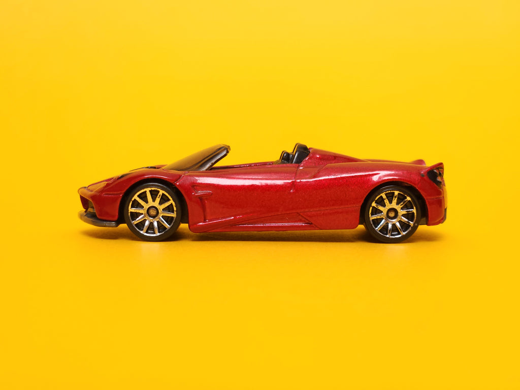'17 Pagani Huayra Roadster: Rosso Corsa – 2018 Mattel Hot Wheels Basic