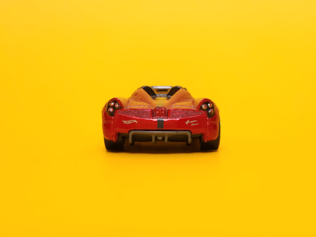 '17 Pagani Huayra Roadster: Rosso Corsa – 2018 Mattel Hot Wheels Basic
