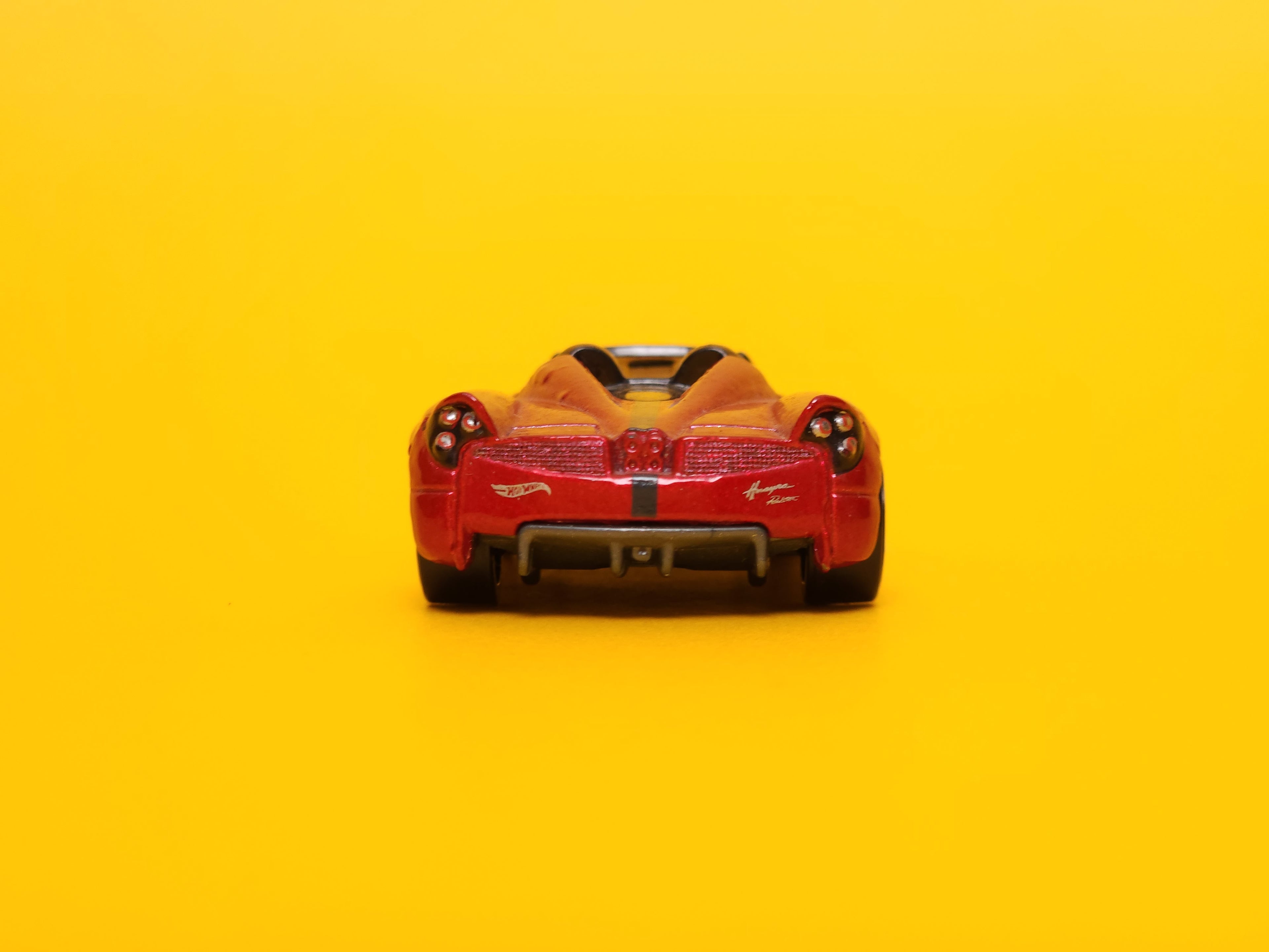 '17 Pagani Huayra Roadster: Rosso Corsa – 2018 Mattel Hot Wheels Basic