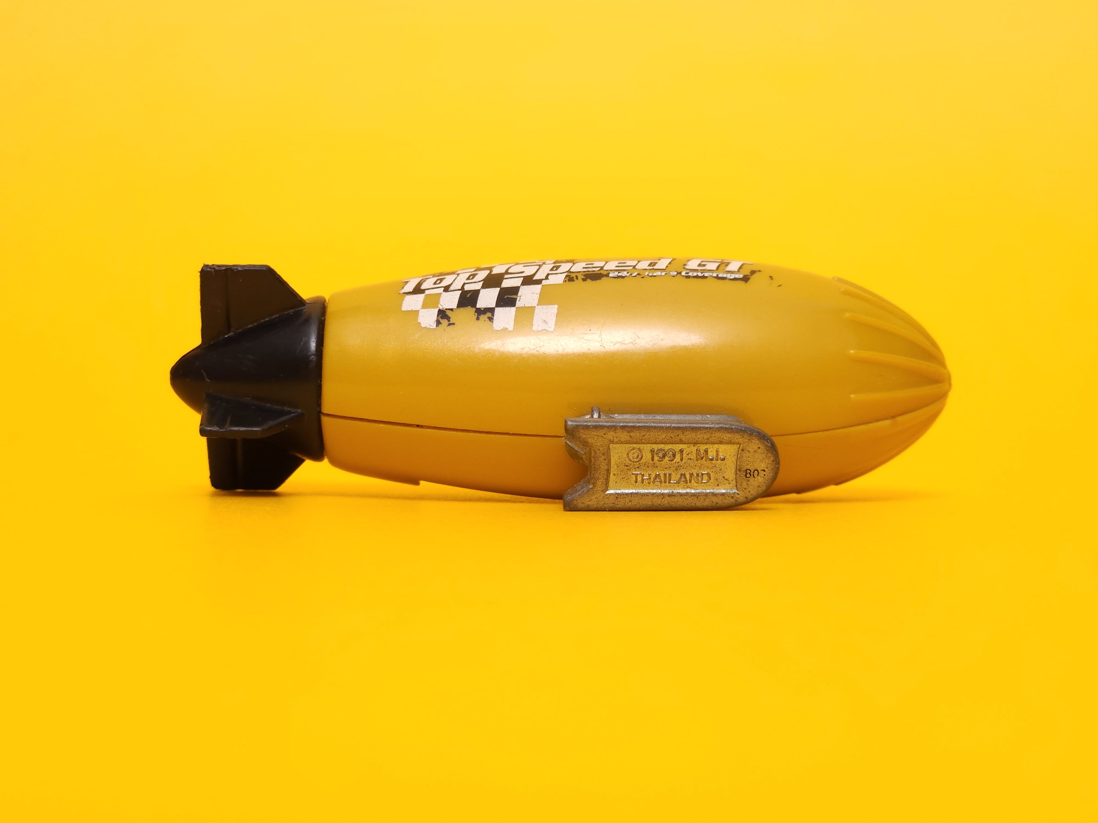 Blimp: Gold – 2008 Mattel Hot Wheels Basic