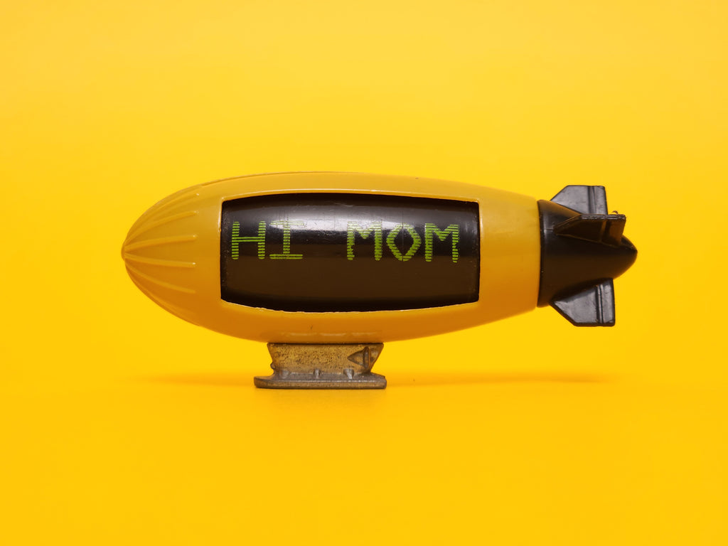 Blimp: Gold – 2008 Mattel Hot Wheels Basic