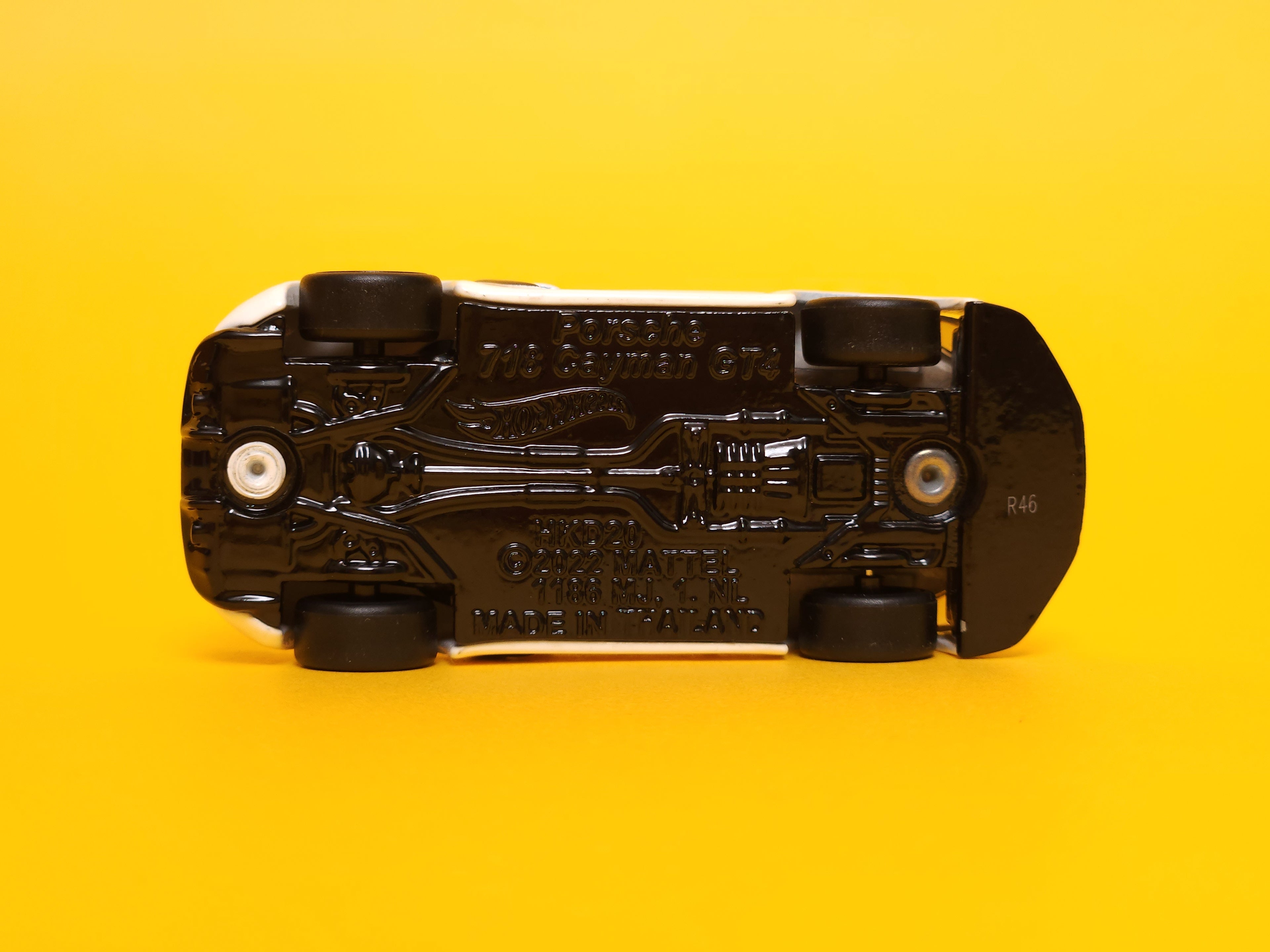 Porsche 718 Cayman GT4: Carrara White – 2023 Mattel Hot Wheels Premium 1st Edition