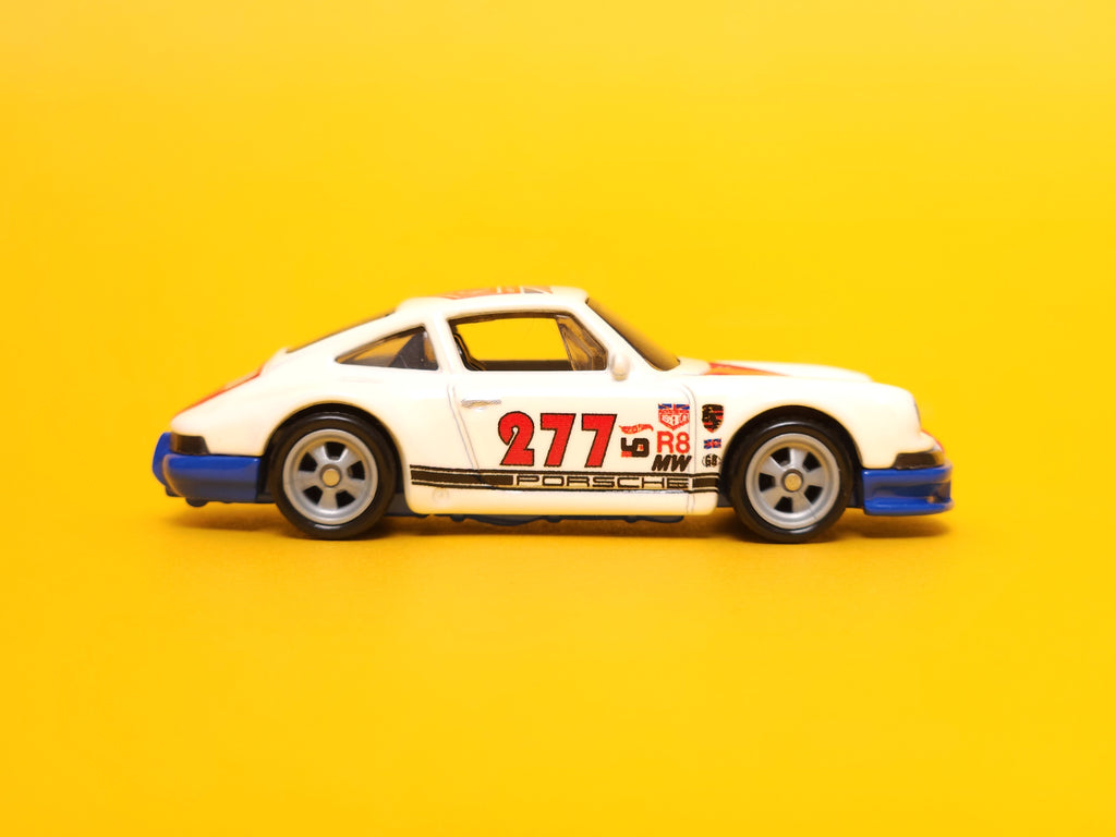 '71 Porsche 911: Urban Outlaw White & Blue – 2020 Mattel Hot Wheels Premium