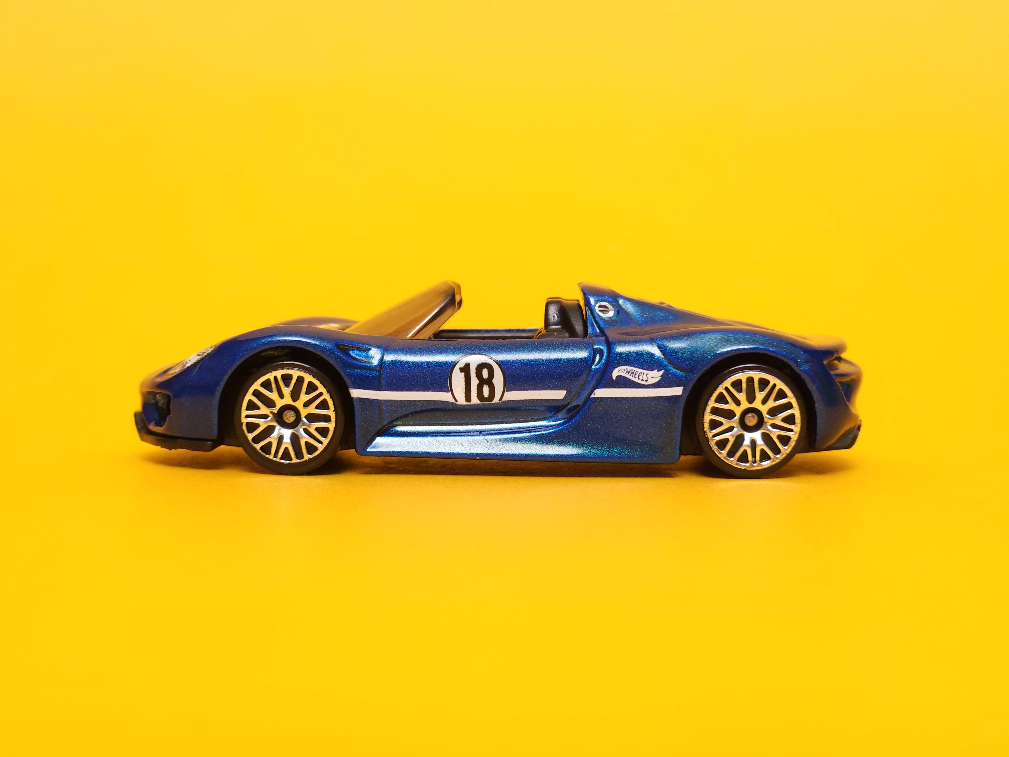 Porsche 918 Spyder: Metalflake Blue – 2024 Mattel Hot Wheels Basic