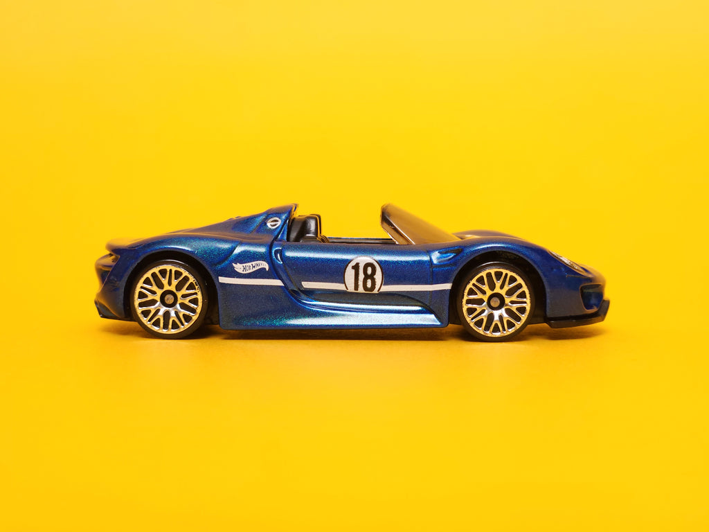 Porsche 918 Spyder: Metalflake Blue – 2024 Mattel Hot Wheels Basic
