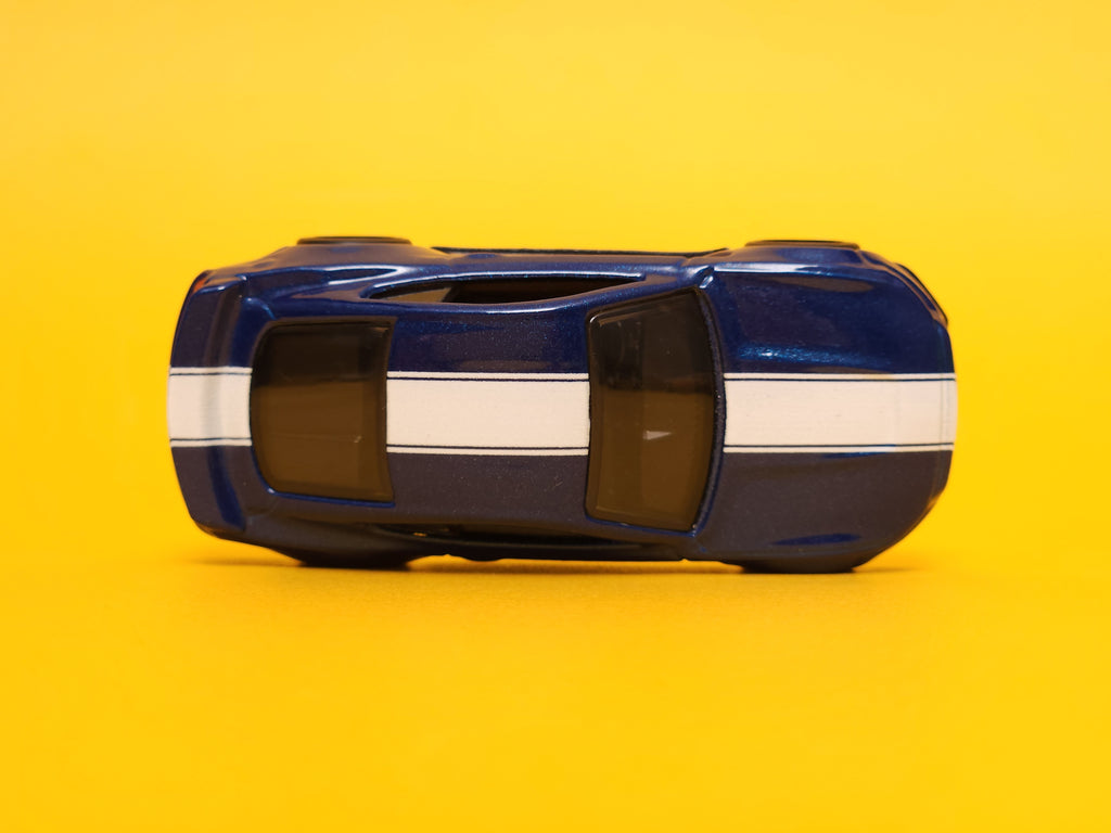 Ford Shelby GT350R: Metalflake Deep Impact Blue – 2021 Mattel Hot Wheels Premium