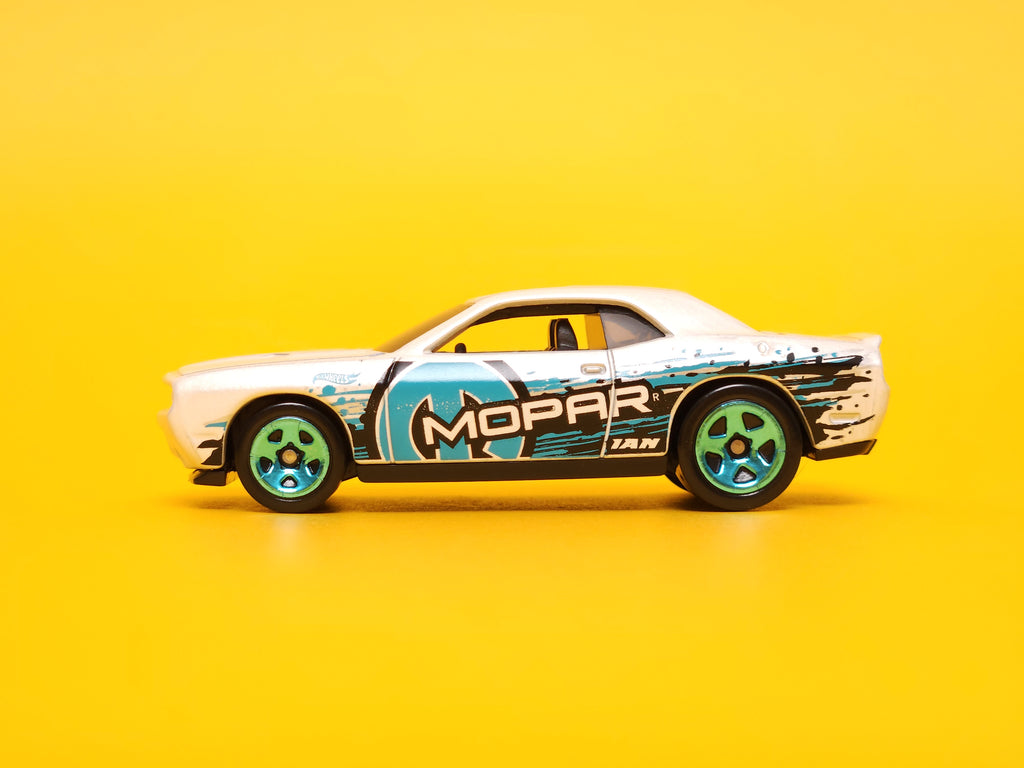 '08 Dodge Challenger SRT8: Mopar White – 2024 Mattel Hot Wheels Basic
