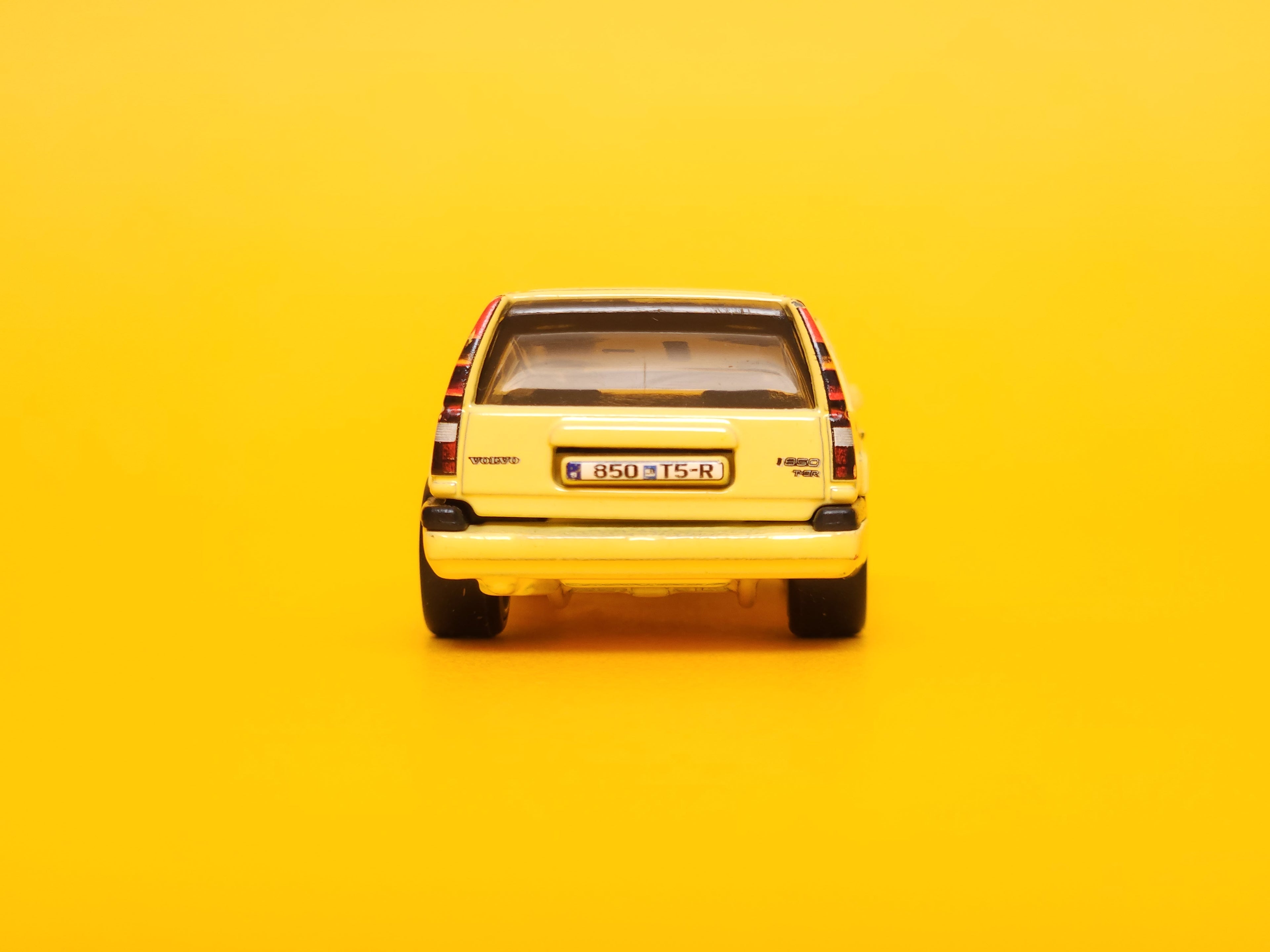 Volvo 850 Estate: Cream Yellow – 2021 Mattel Hot Wheels Premium