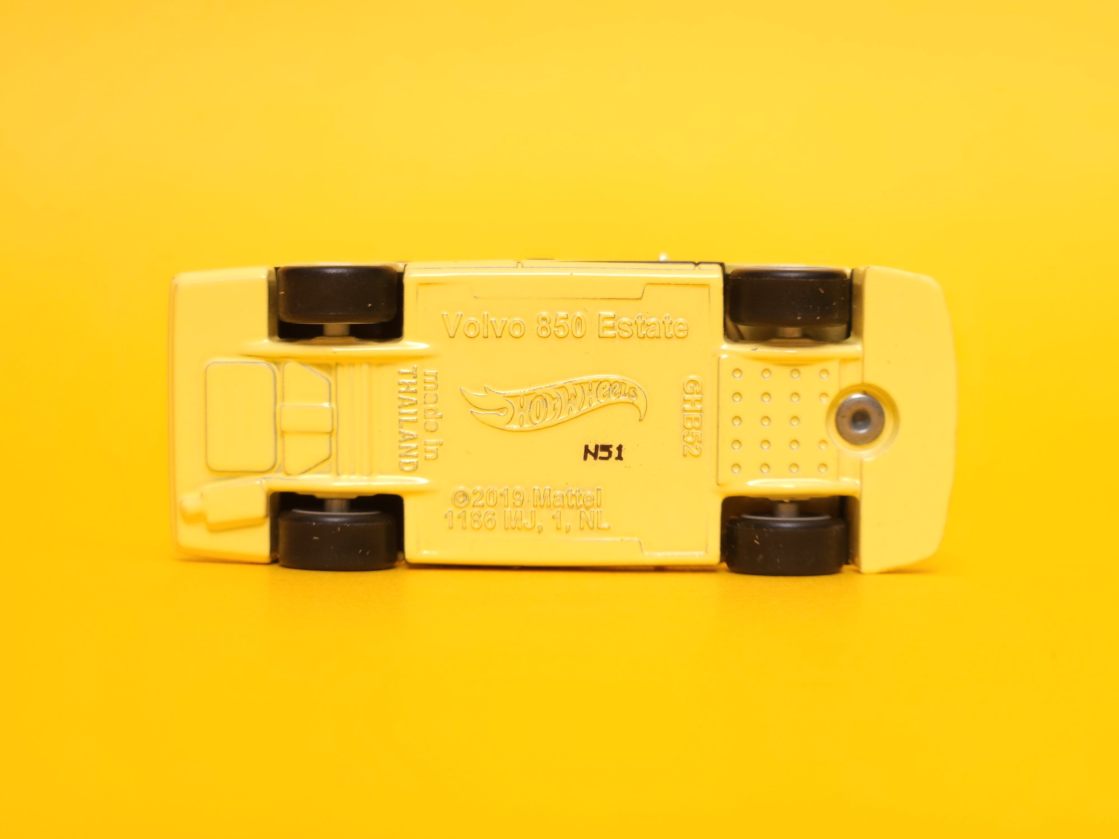 Volvo 850 Estate: Cream Yellow – 2021 Mattel Hot Wheels Premium