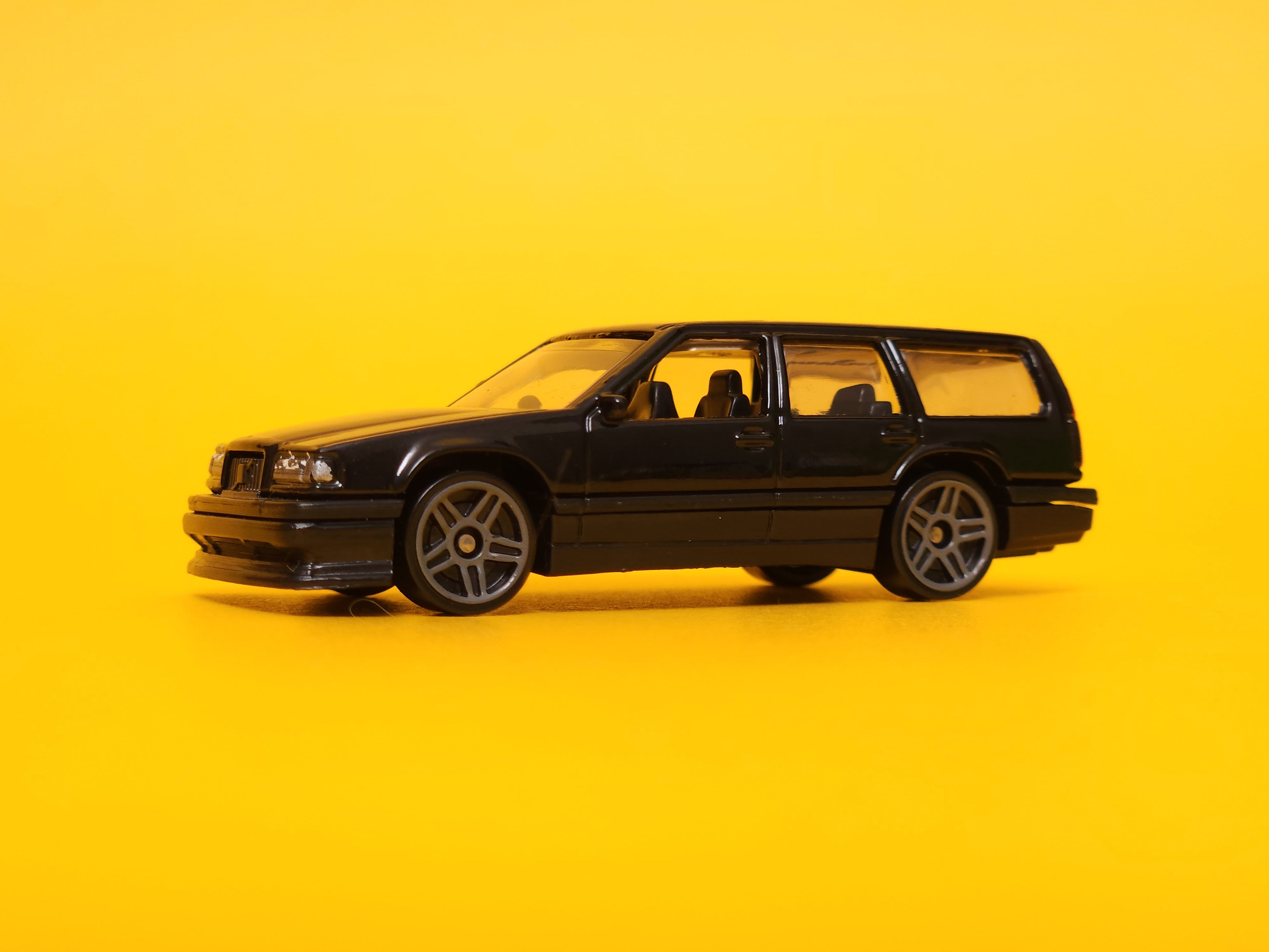Volvo 850 Estate: Stone Black – 2022 Mattel Hot Wheels Basic