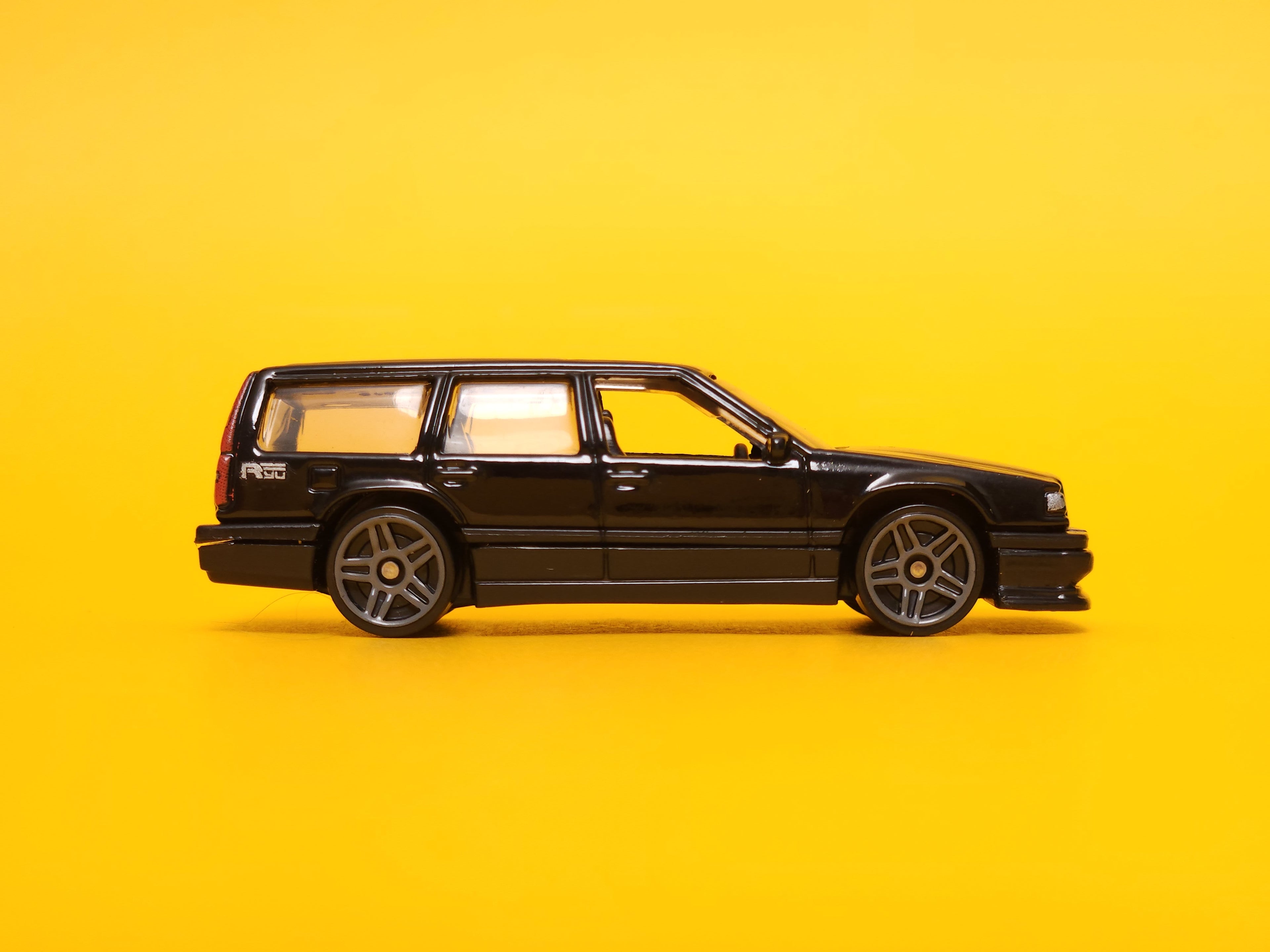 Volvo 850 Estate: Stone Black – 2022 Mattel Hot Wheels Basic