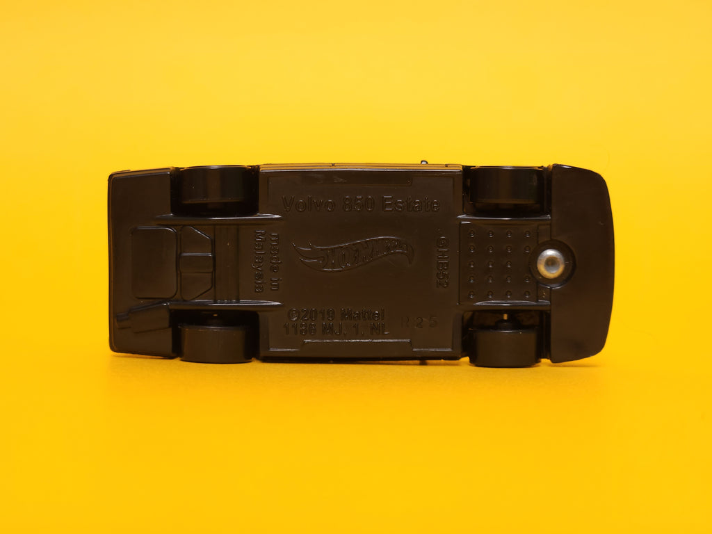 Volvo 850 Estate: Stone Black – 2022 Mattel Hot Wheels Basic