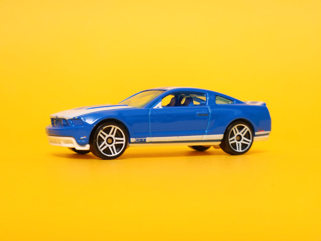 2010 Ford Mustang GT: Blue – 2010 Mattel Hot Wheels Basic