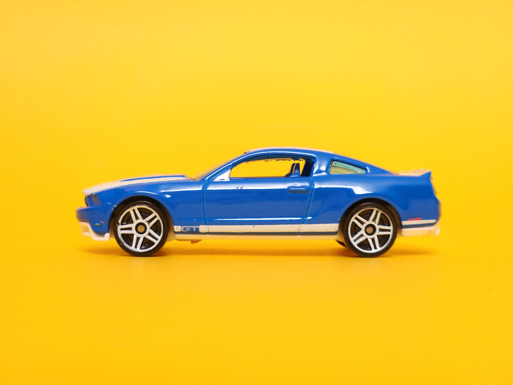 2010 Ford Mustang GT: Blue – 2010 Mattel Hot Wheels Basic
