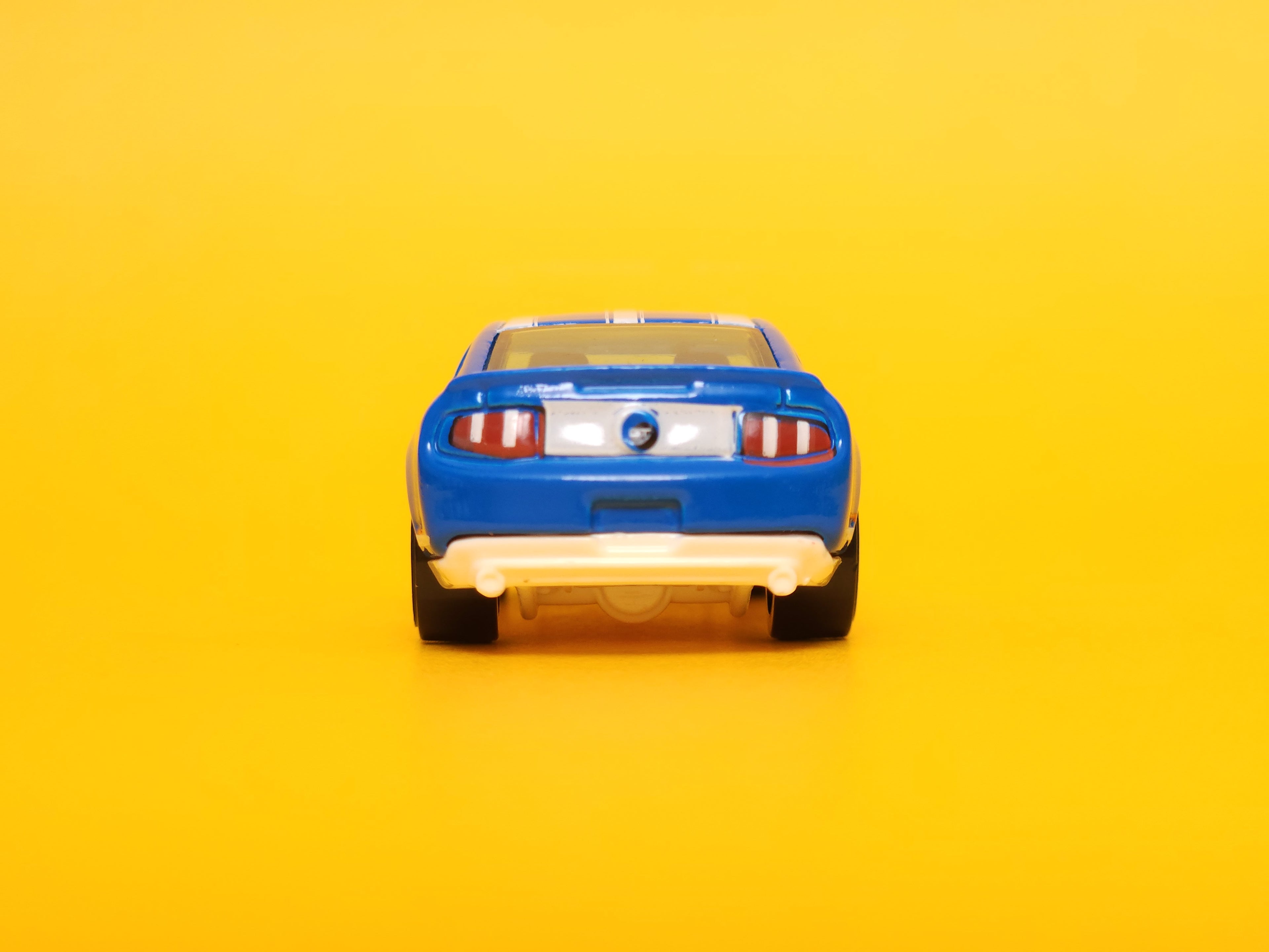 2010 Ford Mustang GT: Blue – 2010 Mattel Hot Wheels Basic