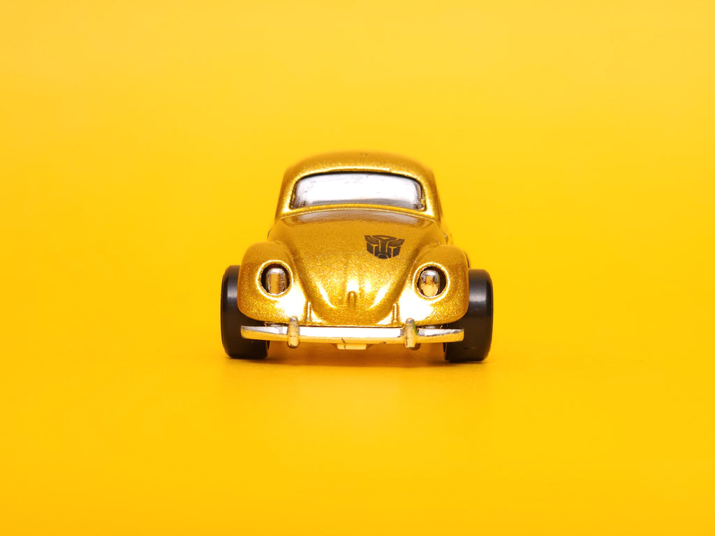 Volkswagen Beetle: Bumblebee Metalflake gold – 2024 Mattel Hot Wheels Basic