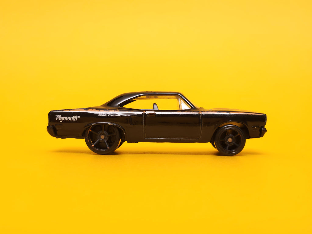 '70 Plymouth Roadrunner: Enamel Black – 2009 Mattel Hot Wheels Basic