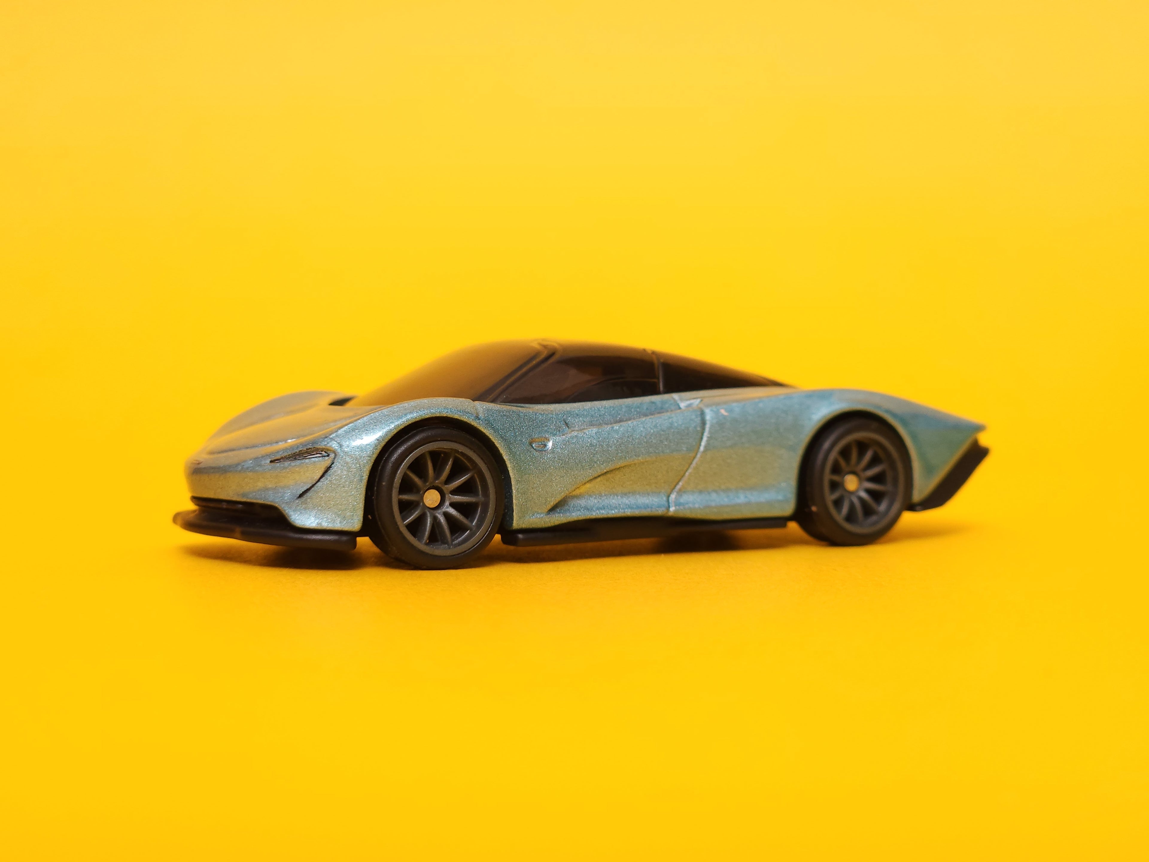McLaren Speedtail: Metalflake Frozen Diamond Silver – 2022 Mattel Hot Wheels Premium