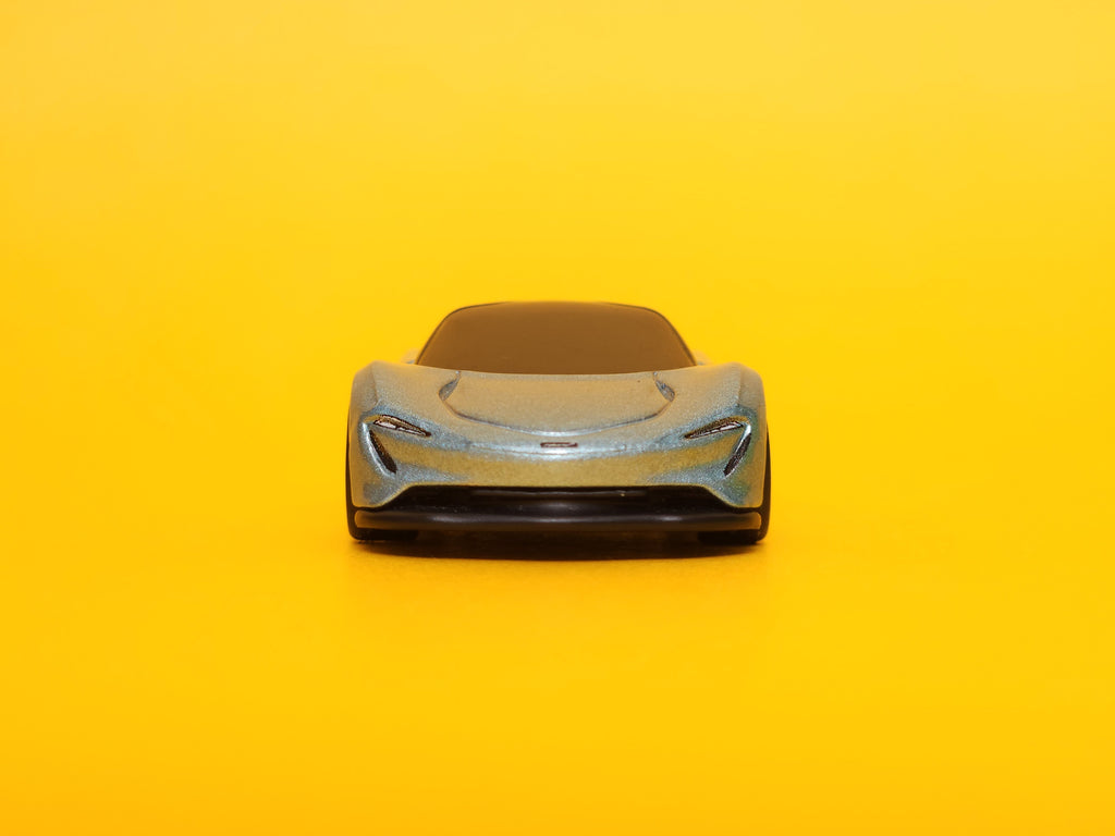 McLaren Speedtail: Metalflake Frozen Diamond Silver – 2022 Mattel Hot Wheels Premium