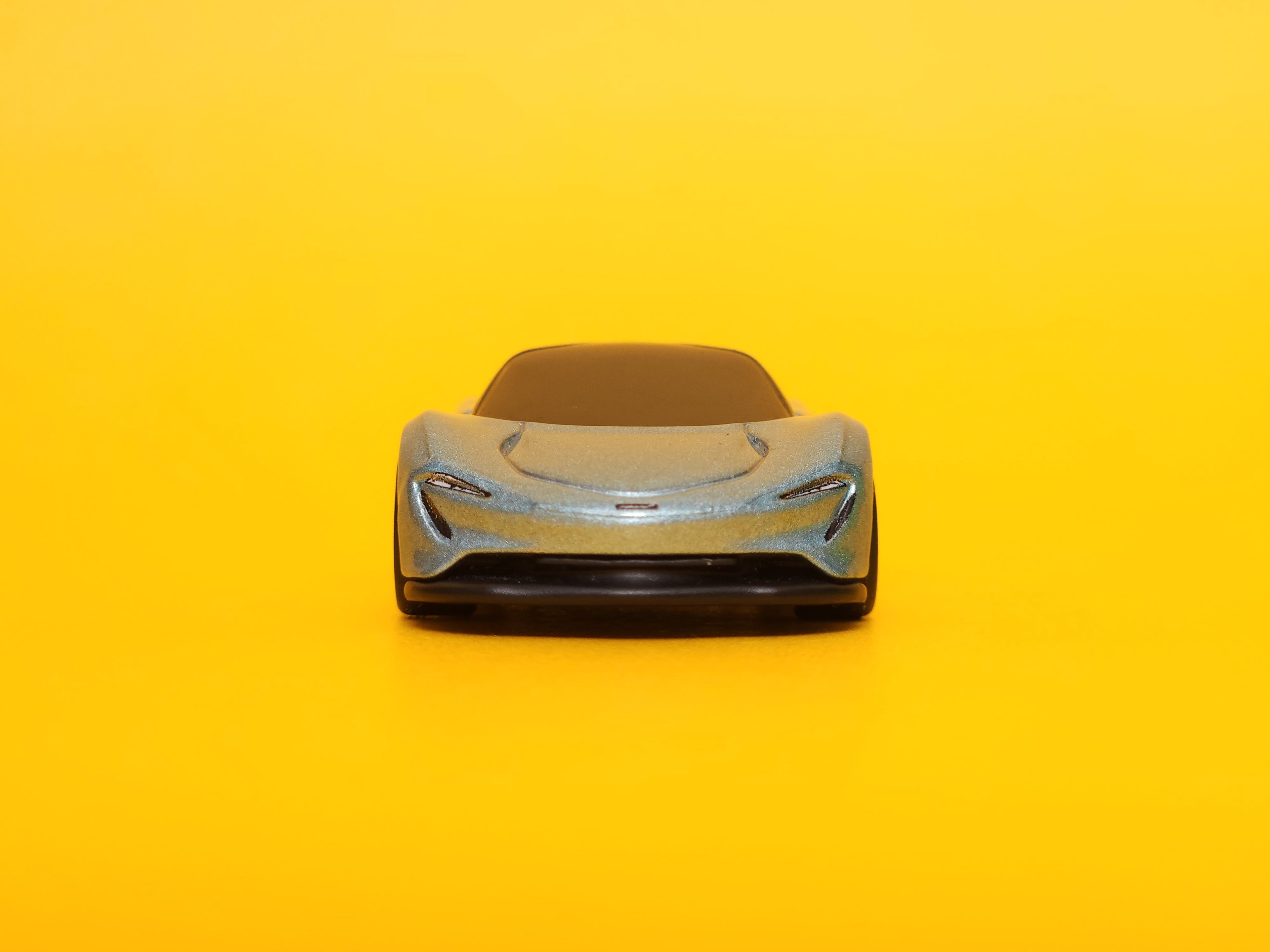 McLaren Speedtail: Metalflake Frozen Diamond Silver – 2022 Mattel Hot Wheels Premium