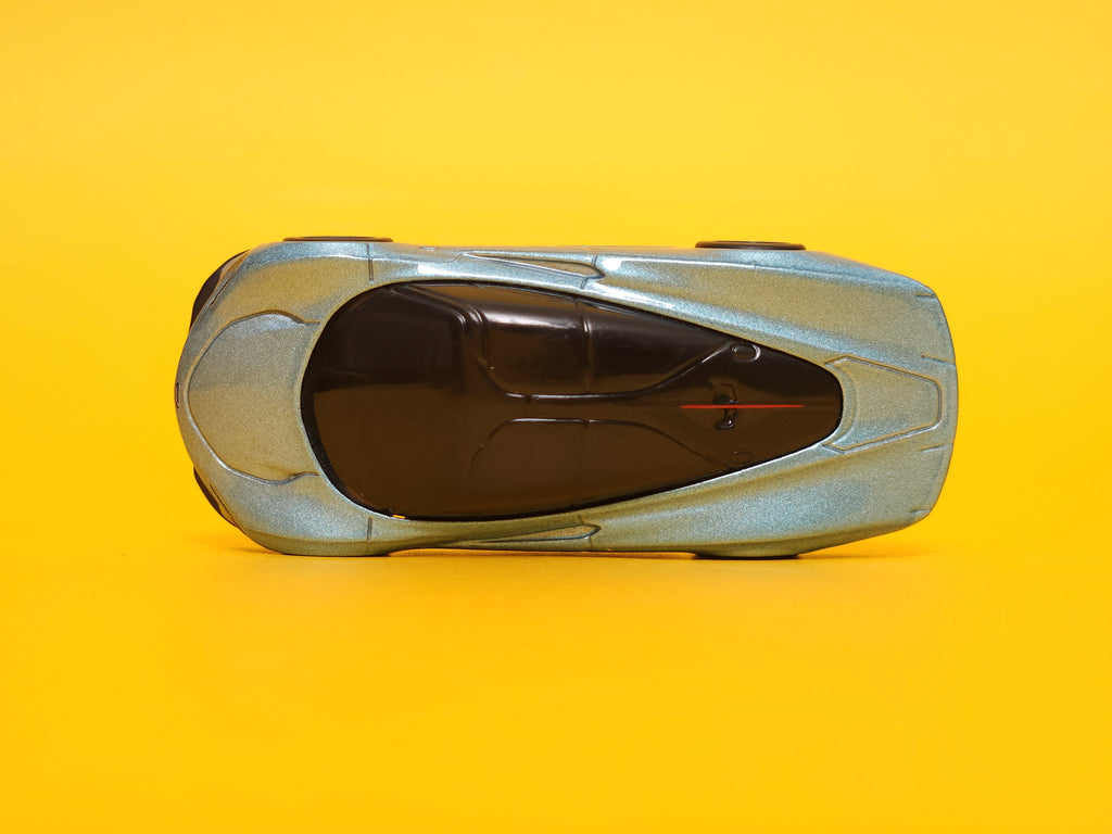 McLaren Speedtail: Metalflake Frozen Diamond Silver – 2022 Mattel Hot Wheels Premium