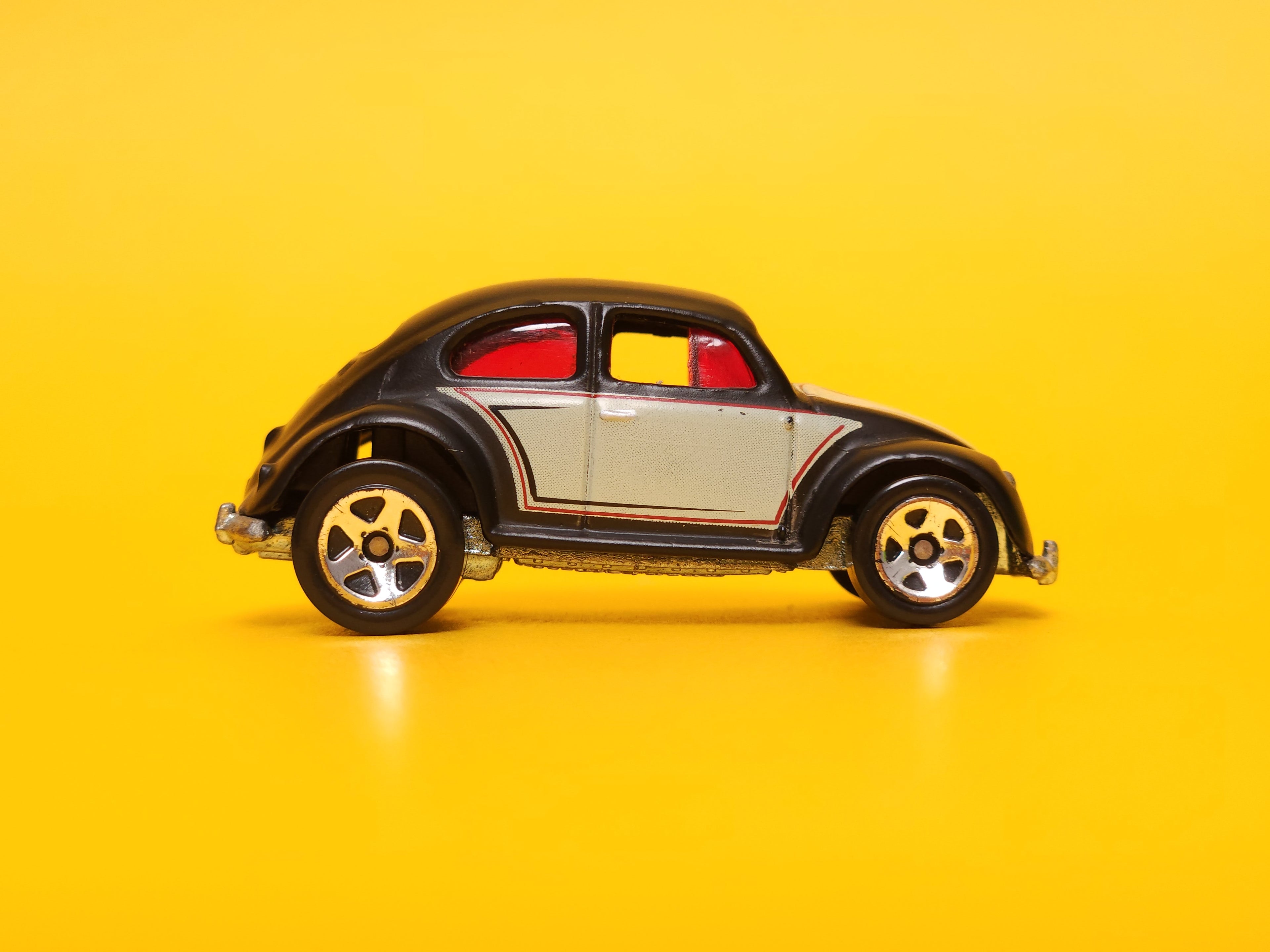 Volkswagen Beetle: Matte Black – 2008 Mattel Hot Wheels Basic