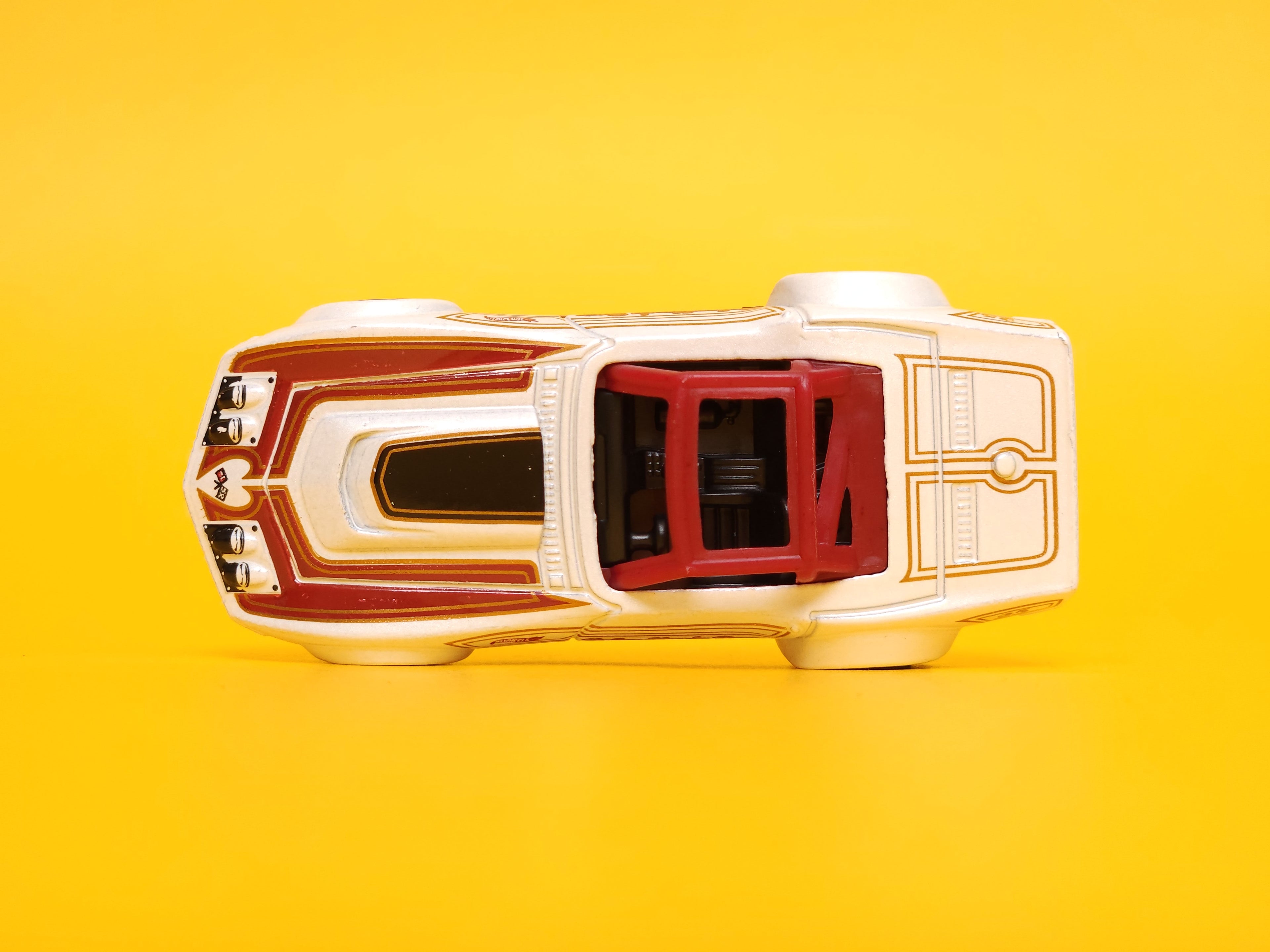 '69 Corvette Racer: Valentine's Day White – 2025 Mattel Hot Wheels Basic