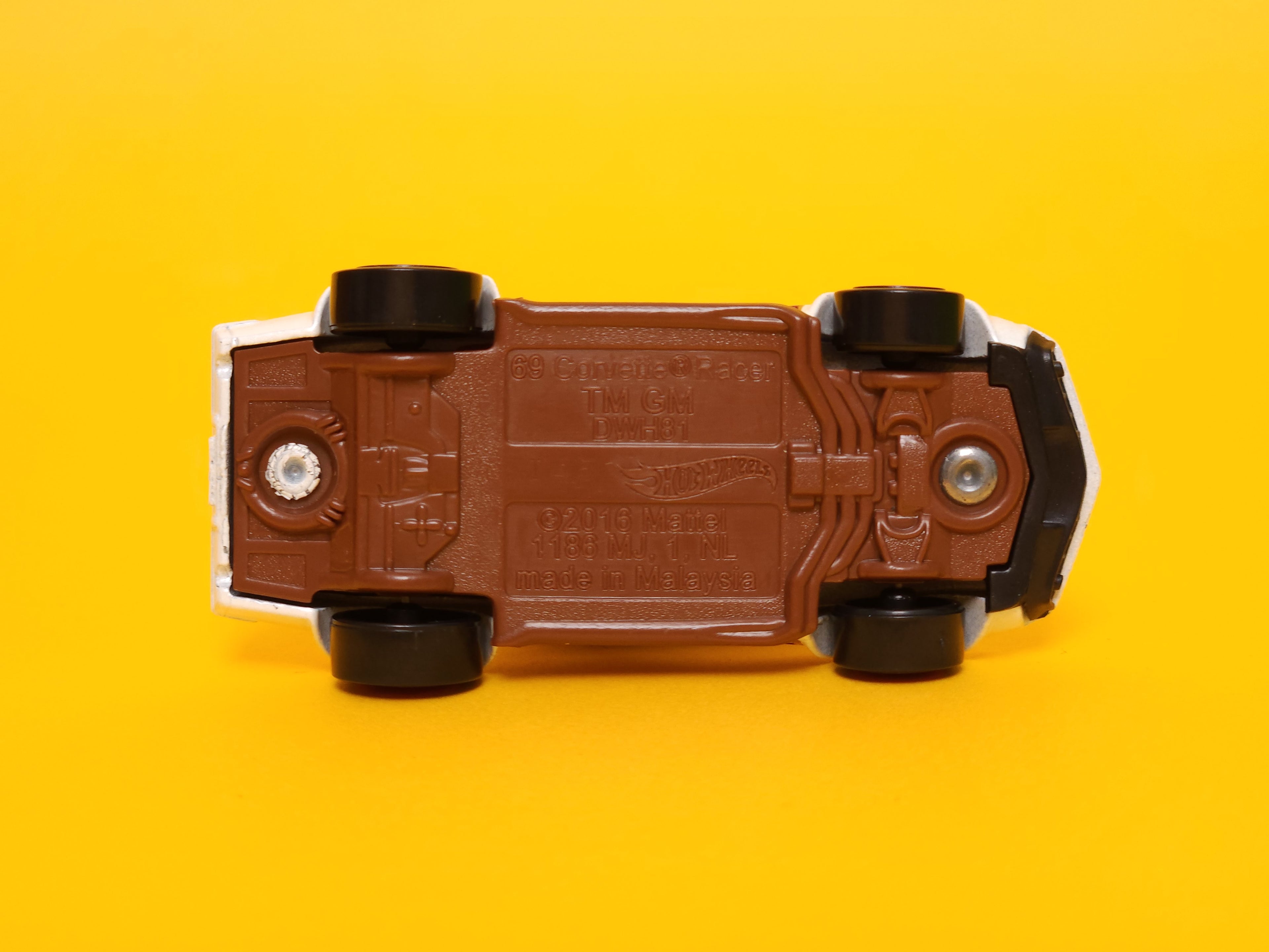 '69 Corvette Racer: Valentine's Day White – 2025 Mattel Hot Wheels Basic