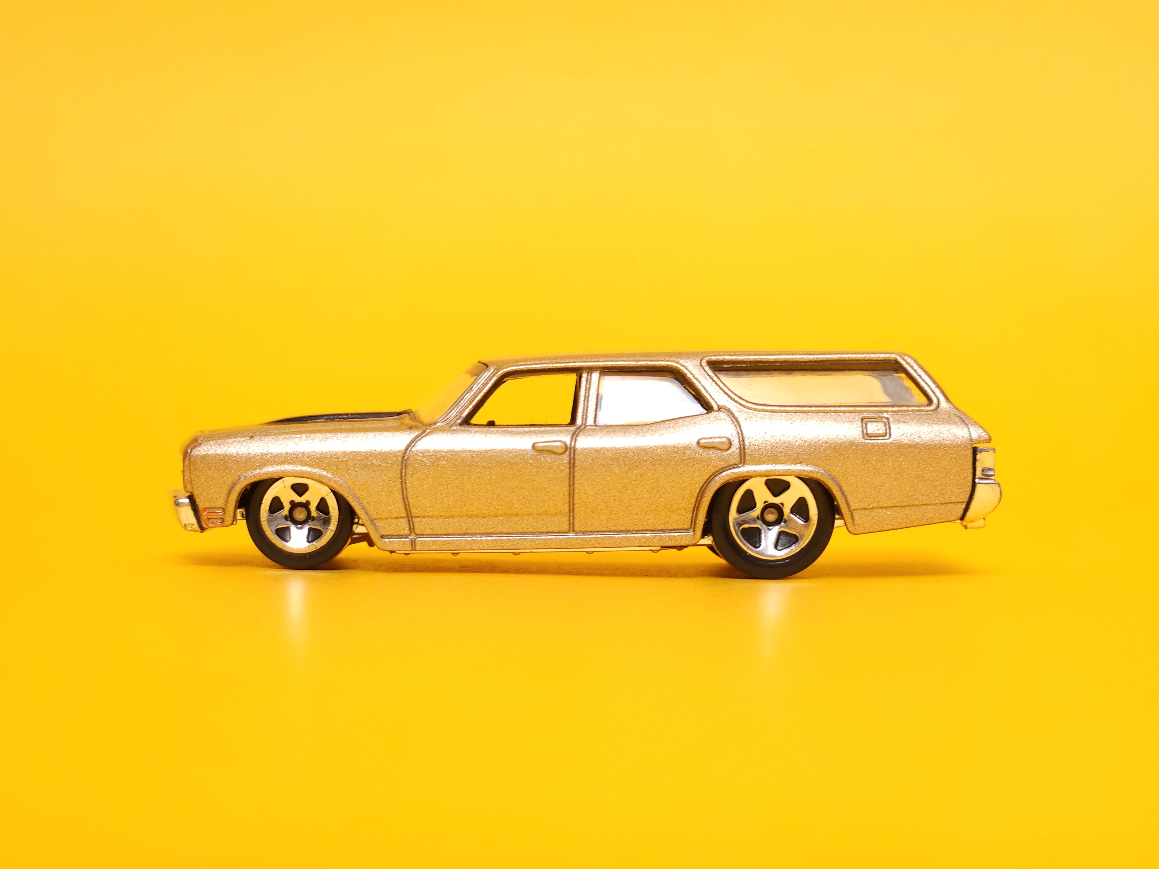 '70 Chevelle SS Wagon: Gold – 2009 Mattel Hot Wheels Basic 1st Edition