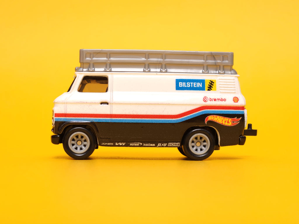 HW Rally Hauler: White – 2023 Mattel Hot Wheels Premium