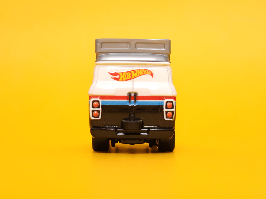 HW Rally Hauler: White – 2023 Mattel Hot Wheels Premium