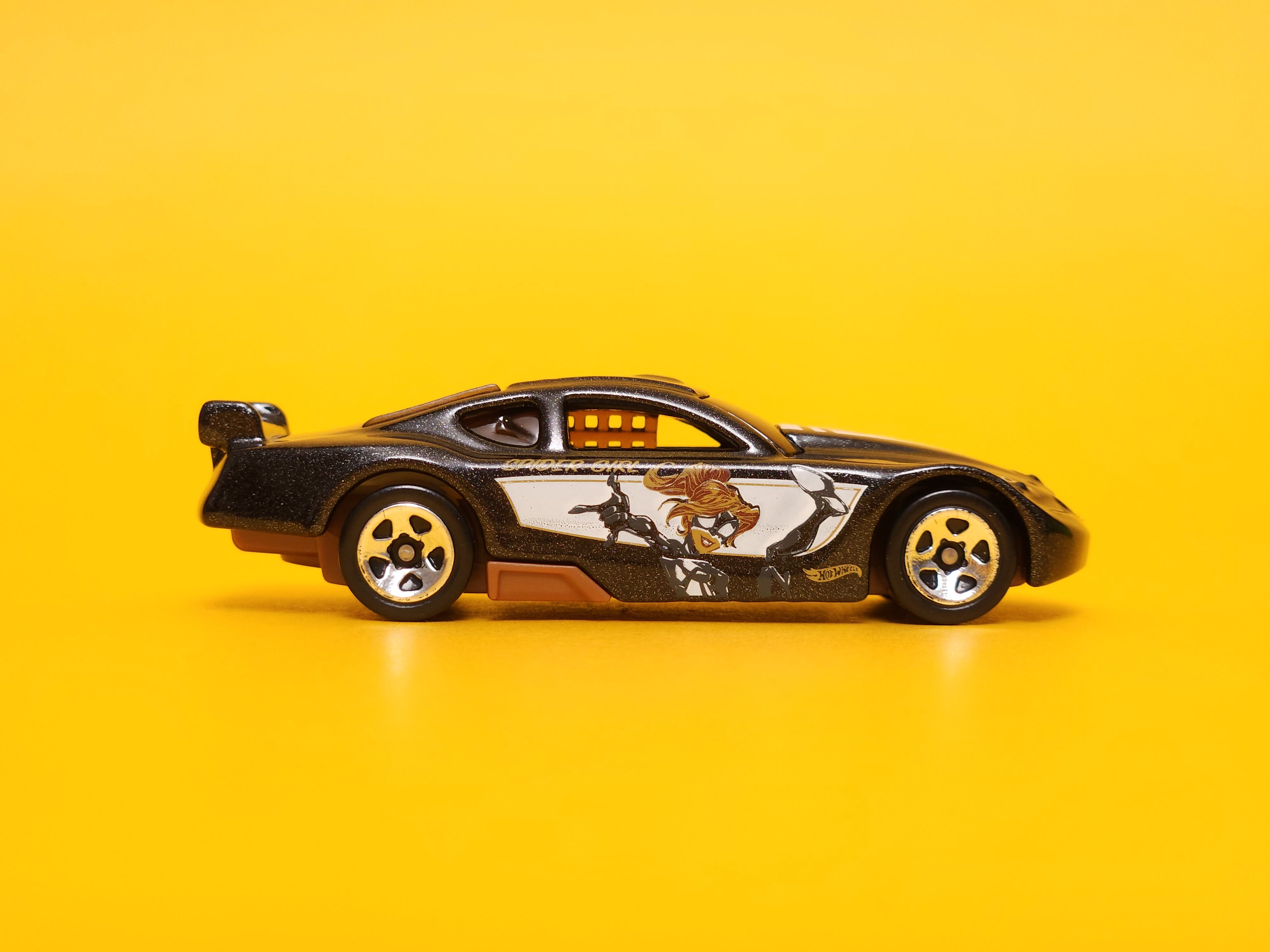 Circle Tracker: Spider-Girl Black – 2022 Mattel Hot Wheels Silver