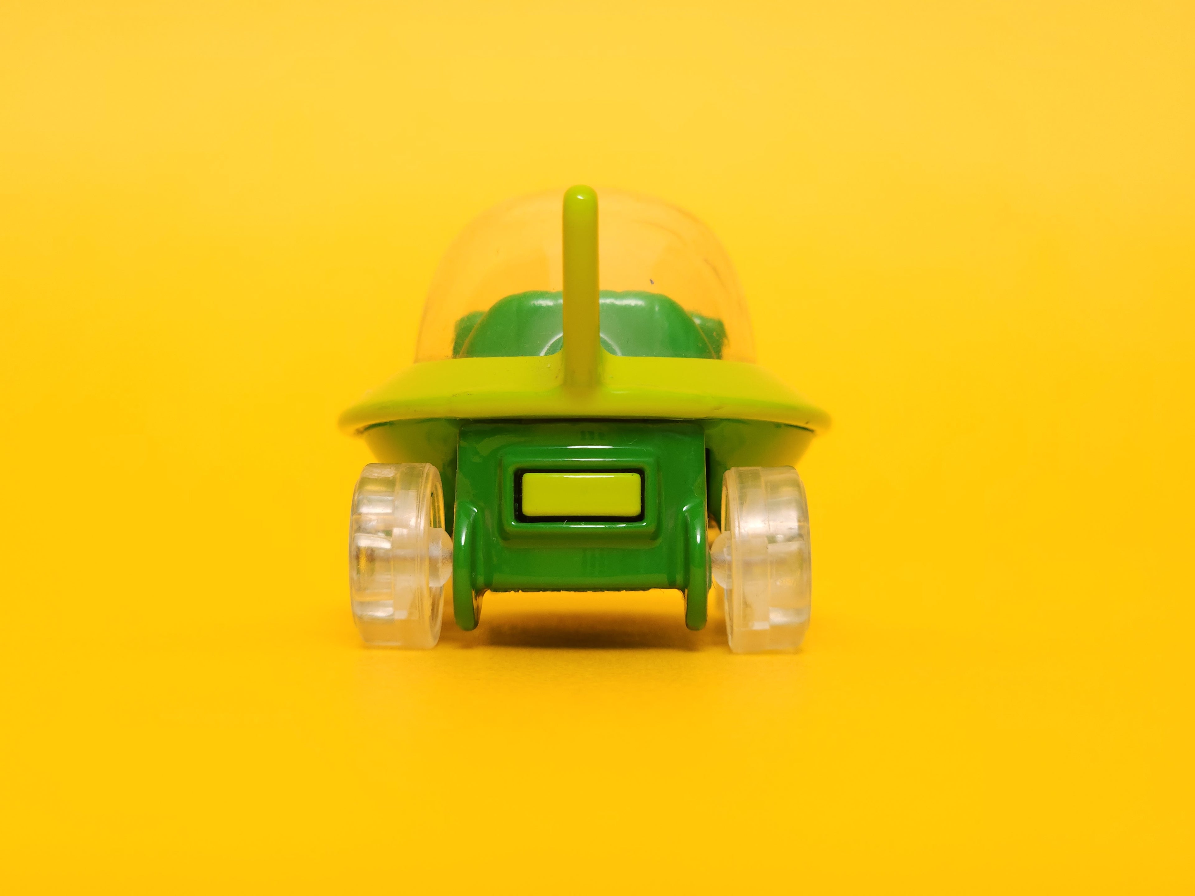 The Jetsons Capsule Car: Green – 2015 Mattel Hot Wheels Basic