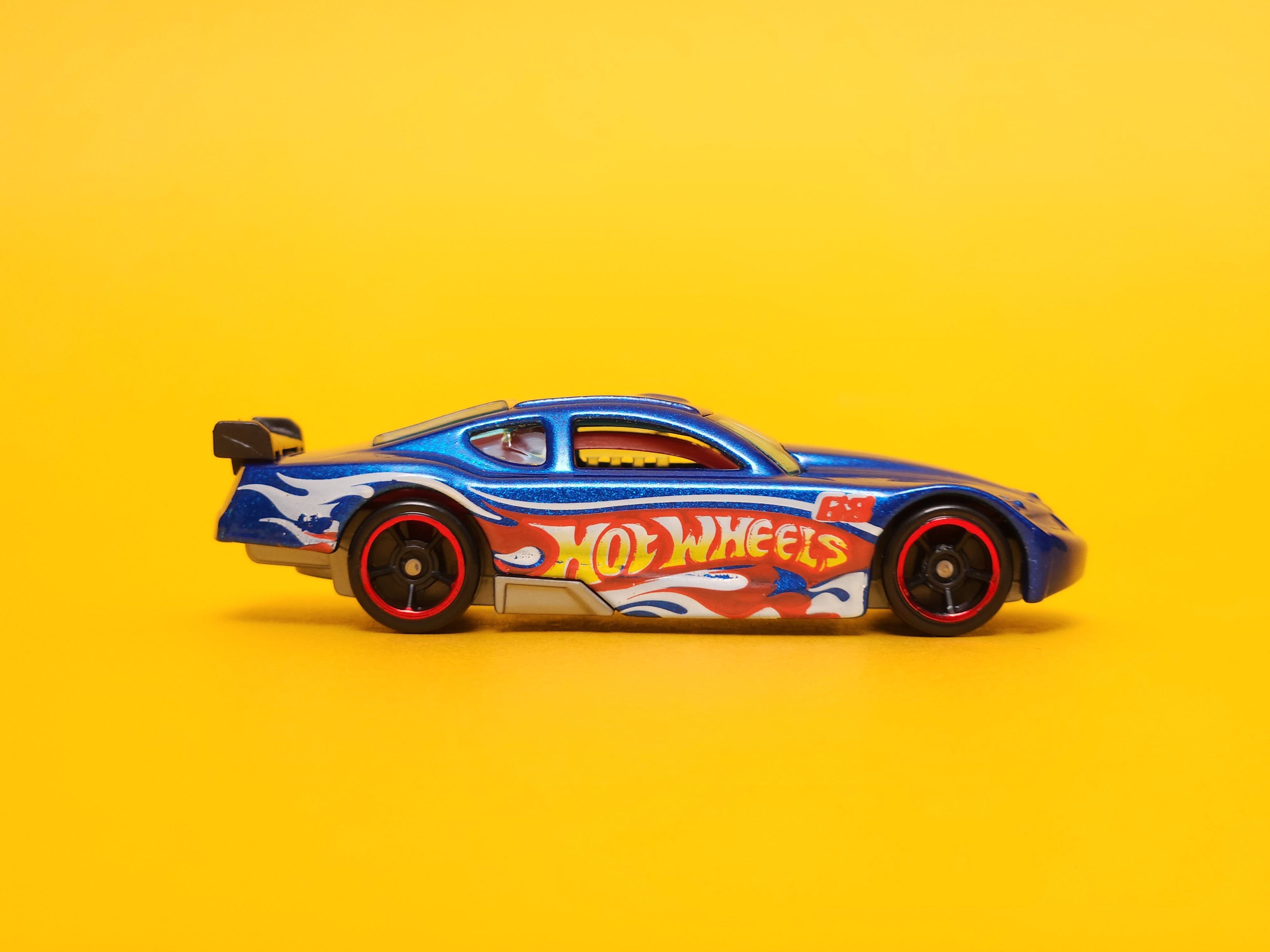 Circle Tracker: Metallic Blue – 2010 Mattel Hot Wheels Basic
