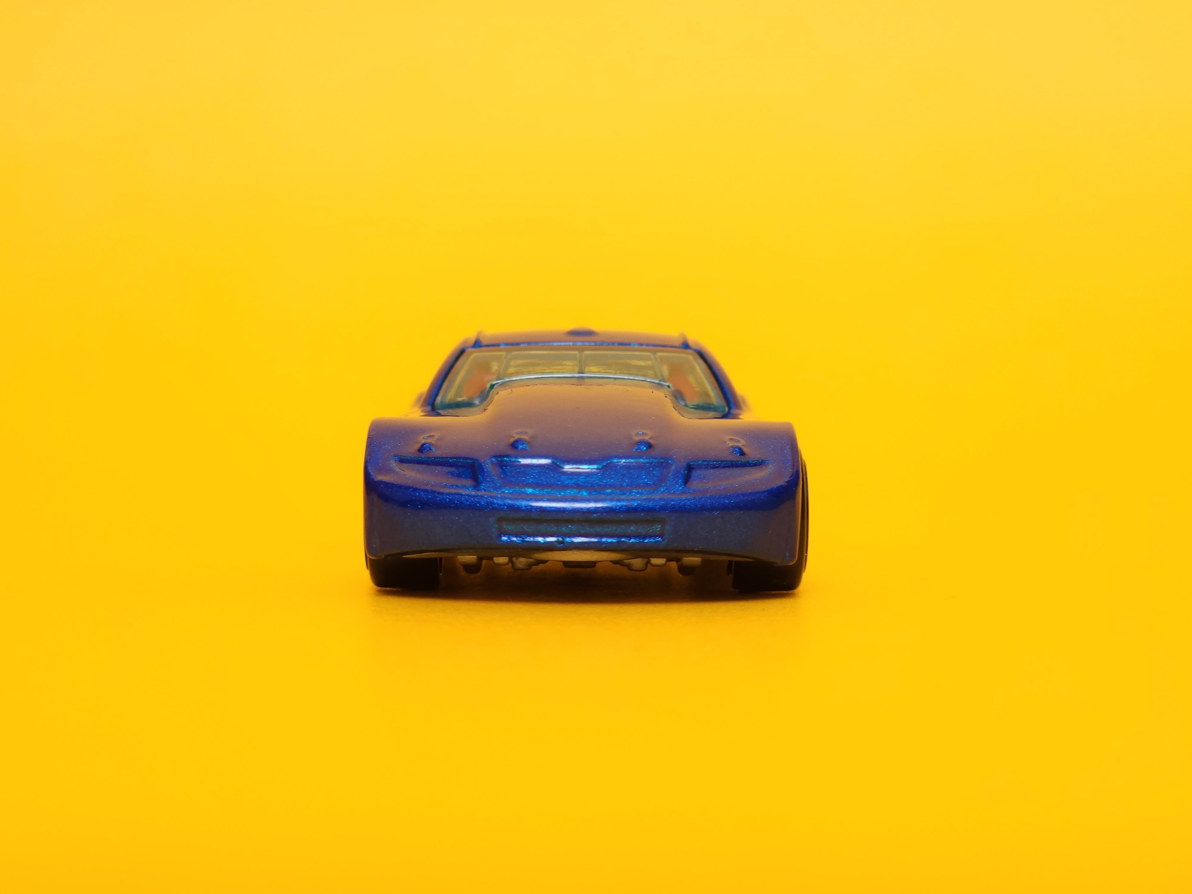 Circle Tracker: Metallic Blue – 2010 Mattel Hot Wheels Basic