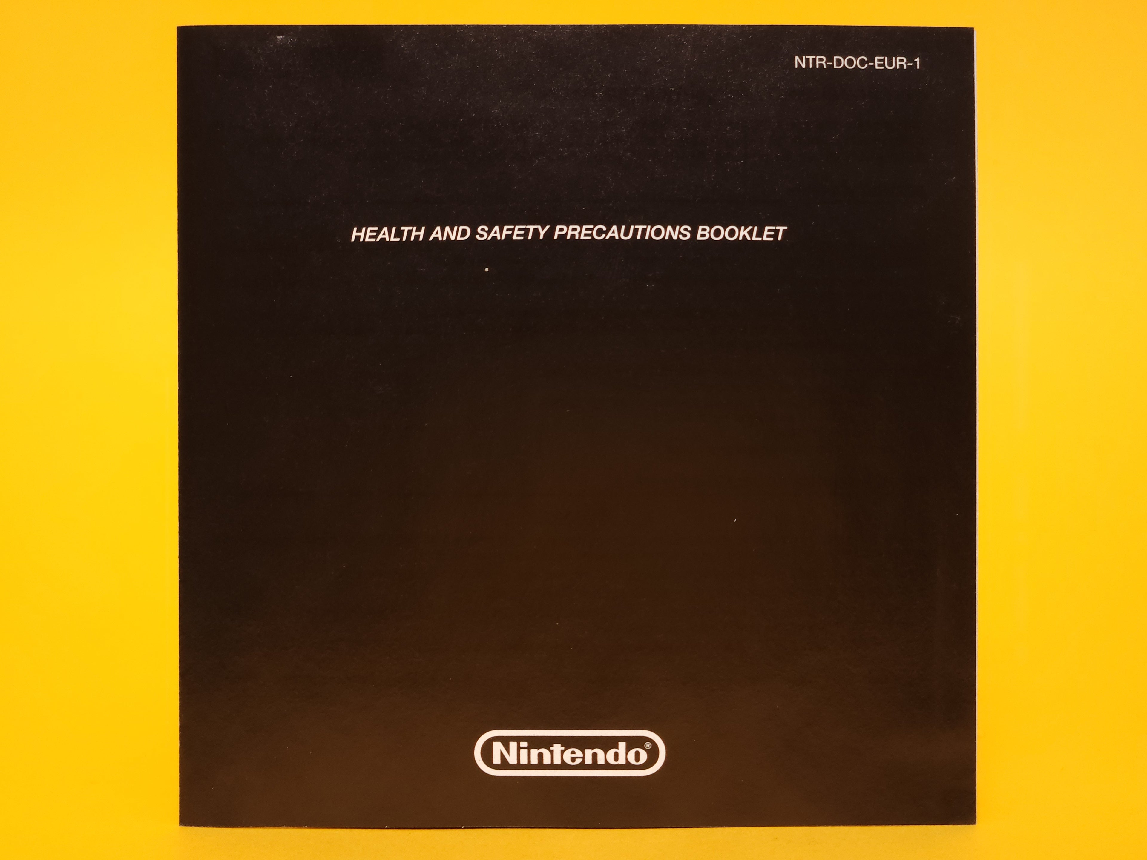 Nintendogs: Lab & Friends – 2005 Nintendo DS