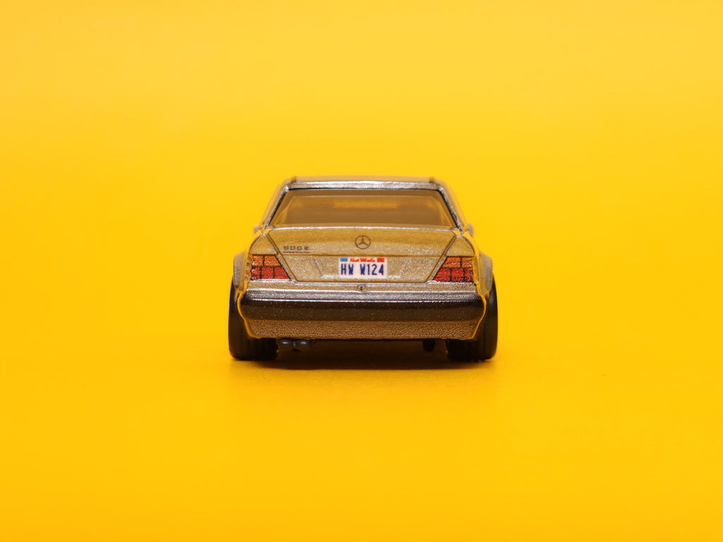Mercedes-Benz 500 E: Metalflake Silver & Gunmetal Gray – 2023 Mattel Hot Wheels Premium