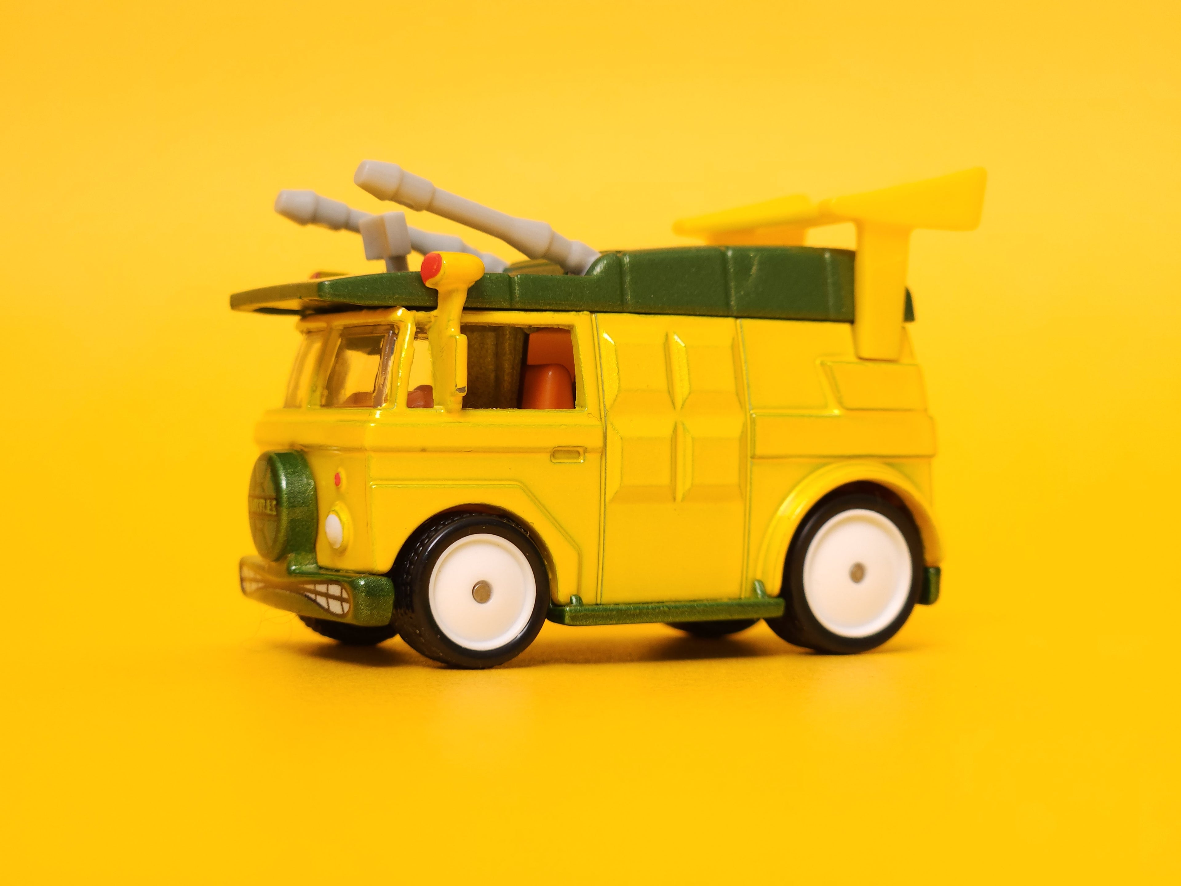 TMNT Party Wagon: Yellow – 2020 Mattel Hot Wheels Premium