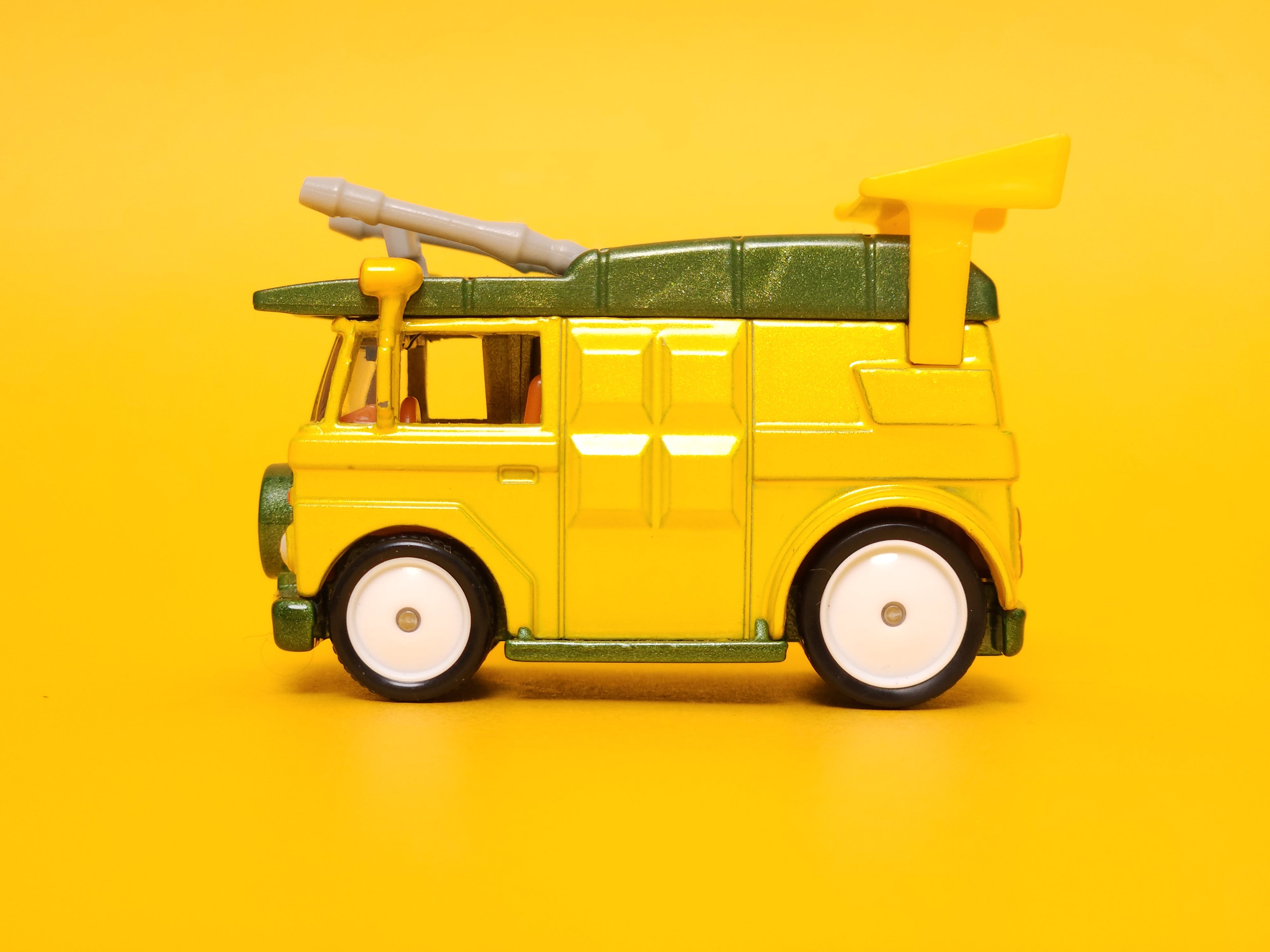 TMNT Party Wagon: Yellow – 2020 Mattel Hot Wheels Premium
