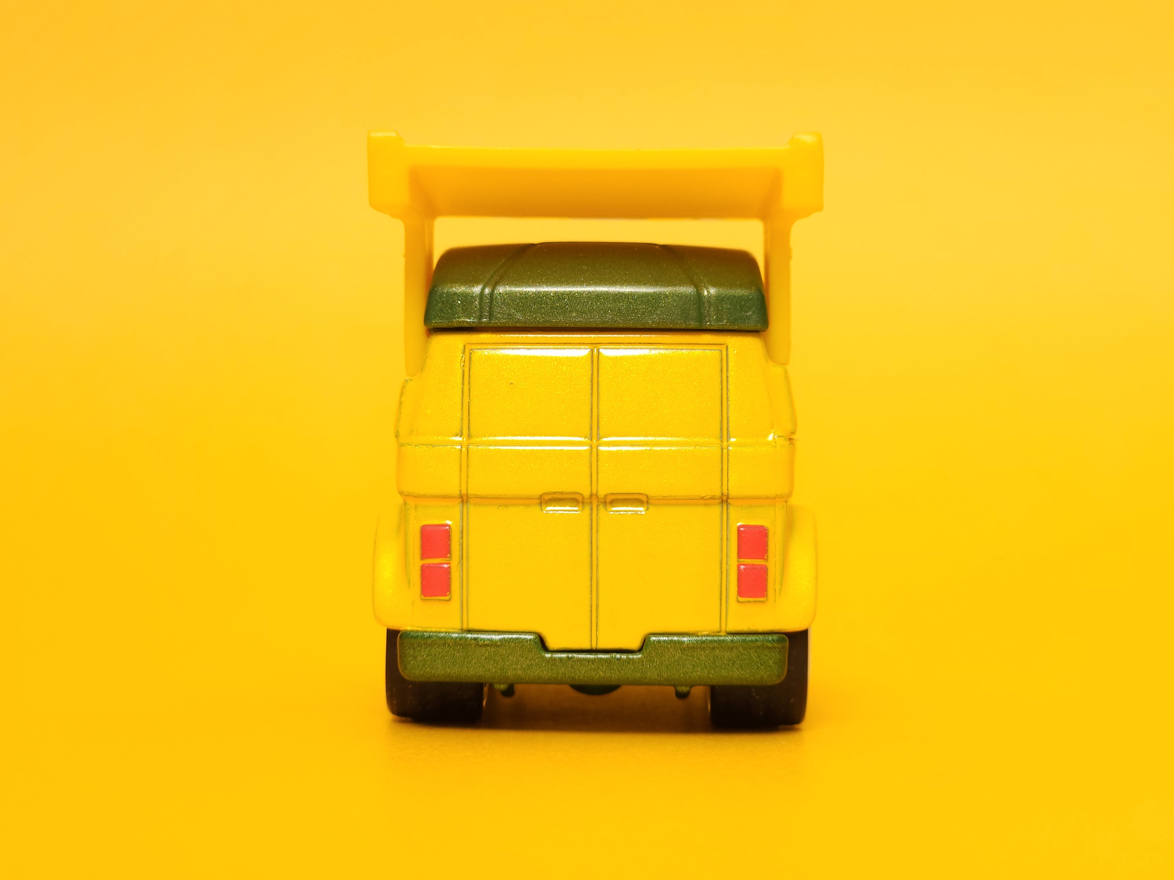 TMNT Party Wagon: Yellow – 2020 Mattel Hot Wheels Premium