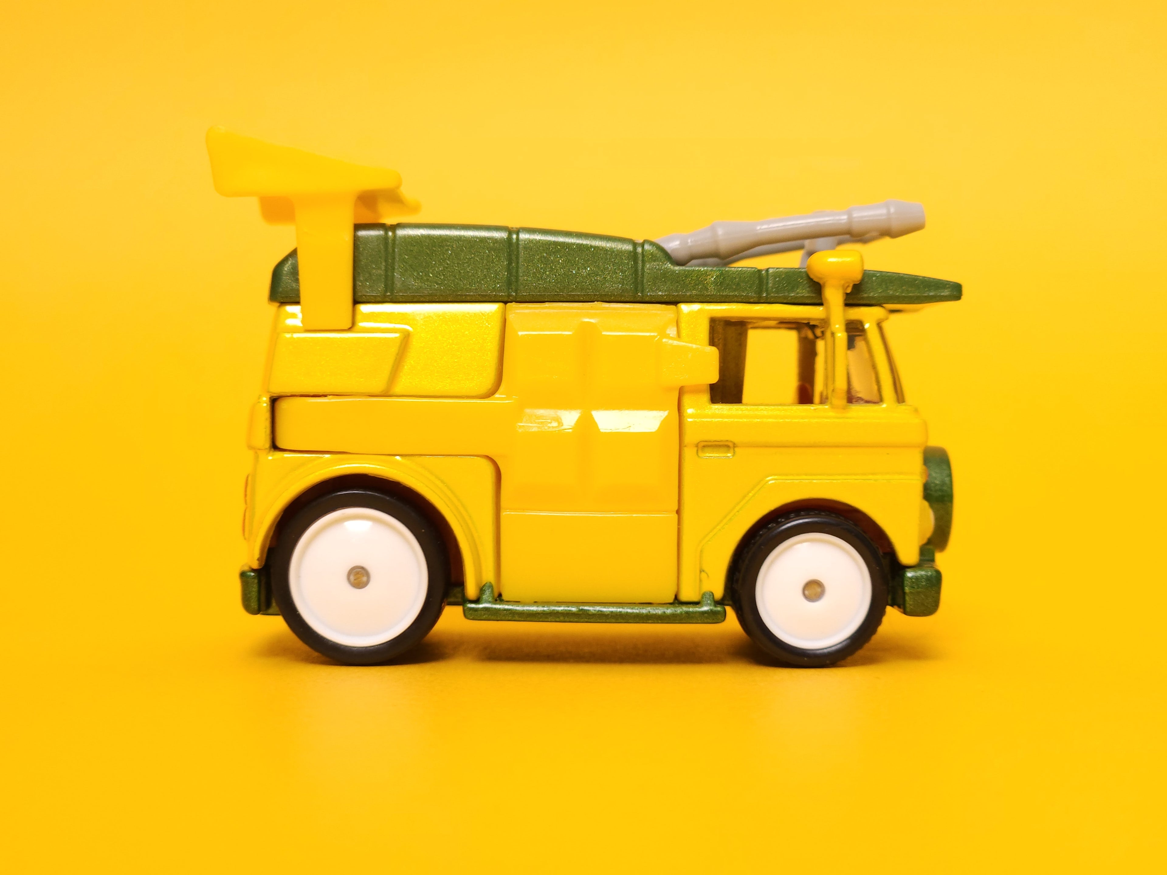 TMNT Party Wagon: Yellow – 2020 Mattel Hot Wheels Premium
