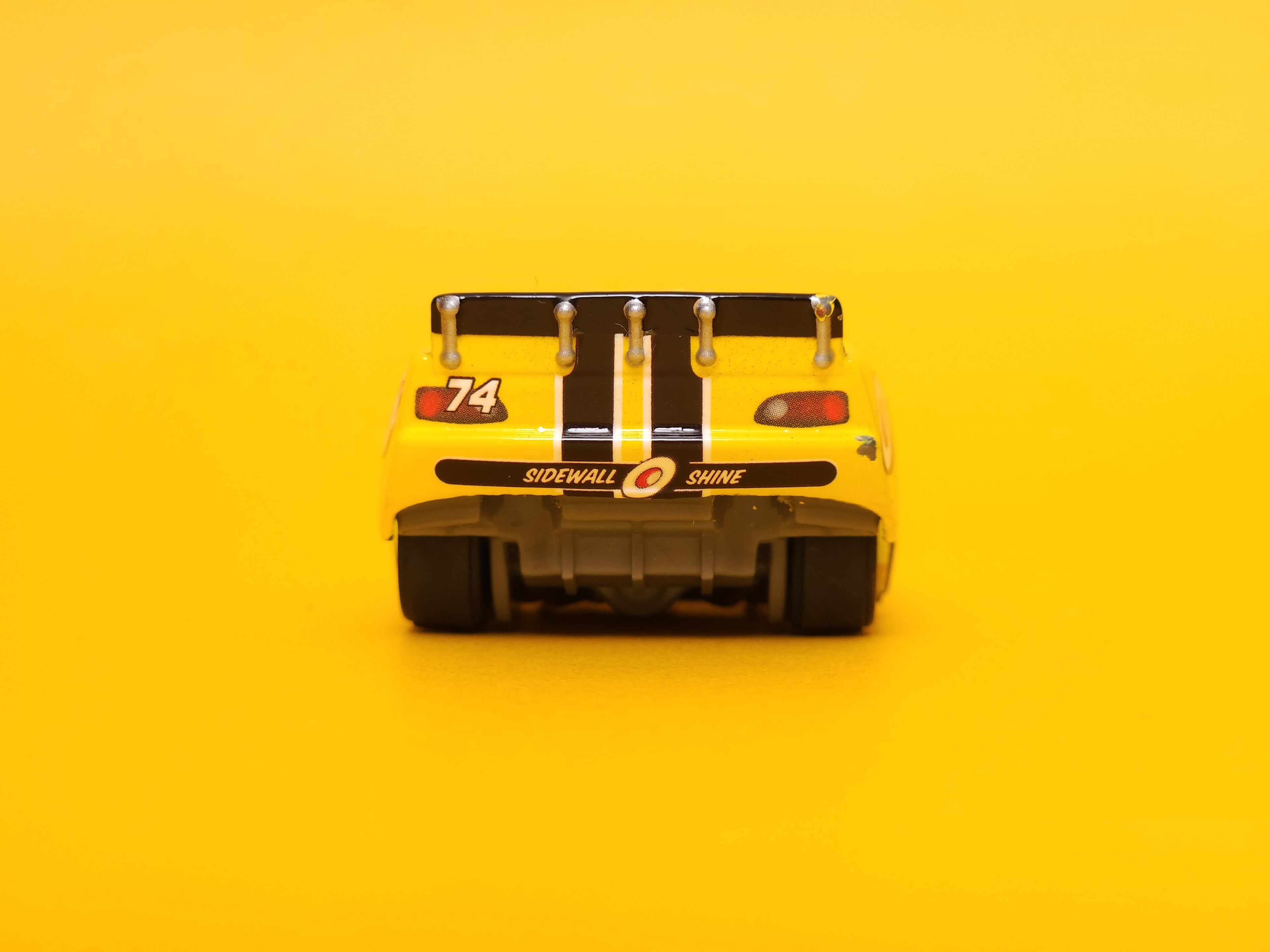 Slider Petrolski: Sidewall Shine #74 (Rubber Tires) – 2010 Mattel Disney Pixar Cars