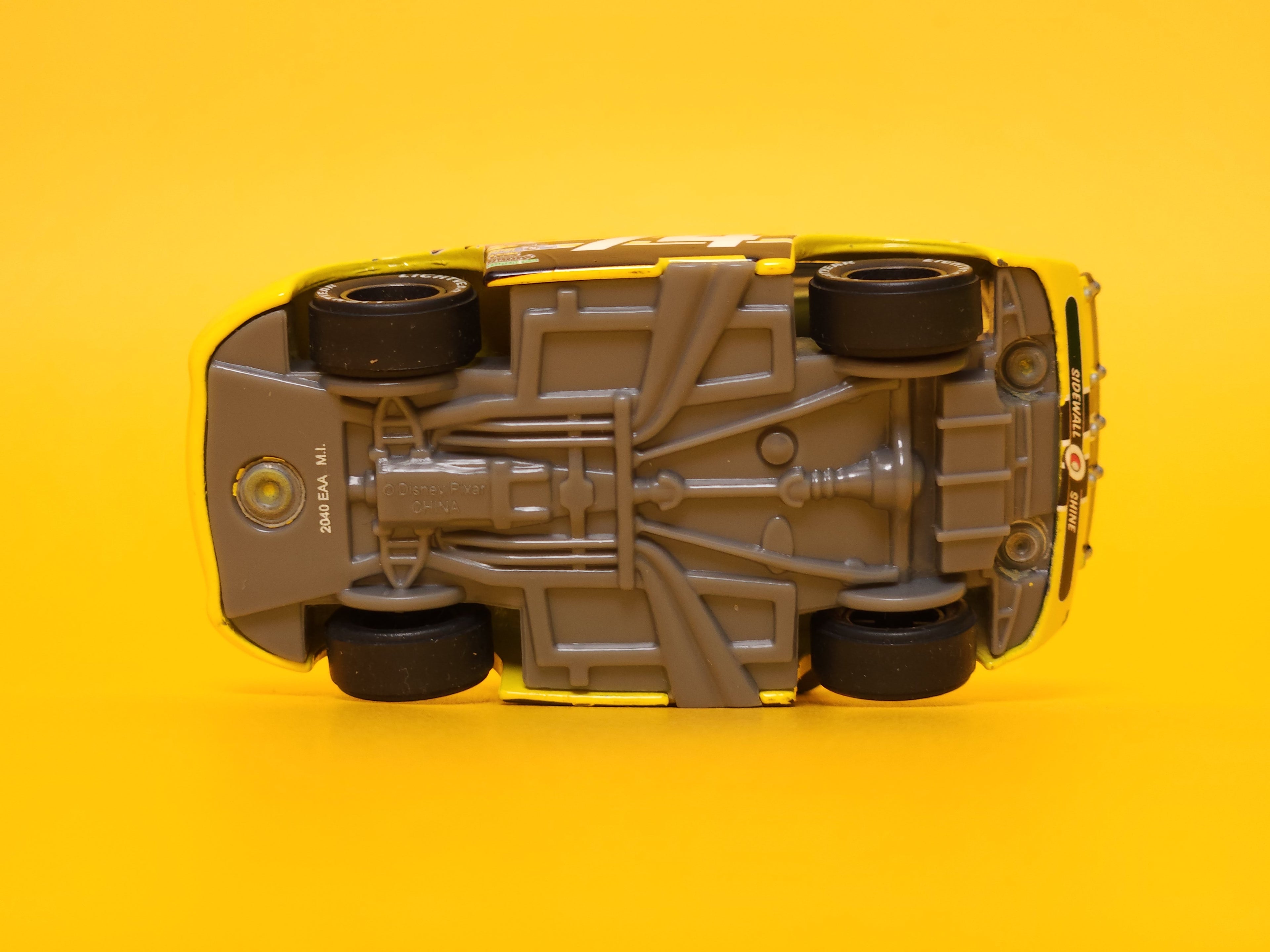 Slider Petrolski: Sidewall Shine #74 (Rubber Tires) – 2010 Mattel Disney Pixar Cars