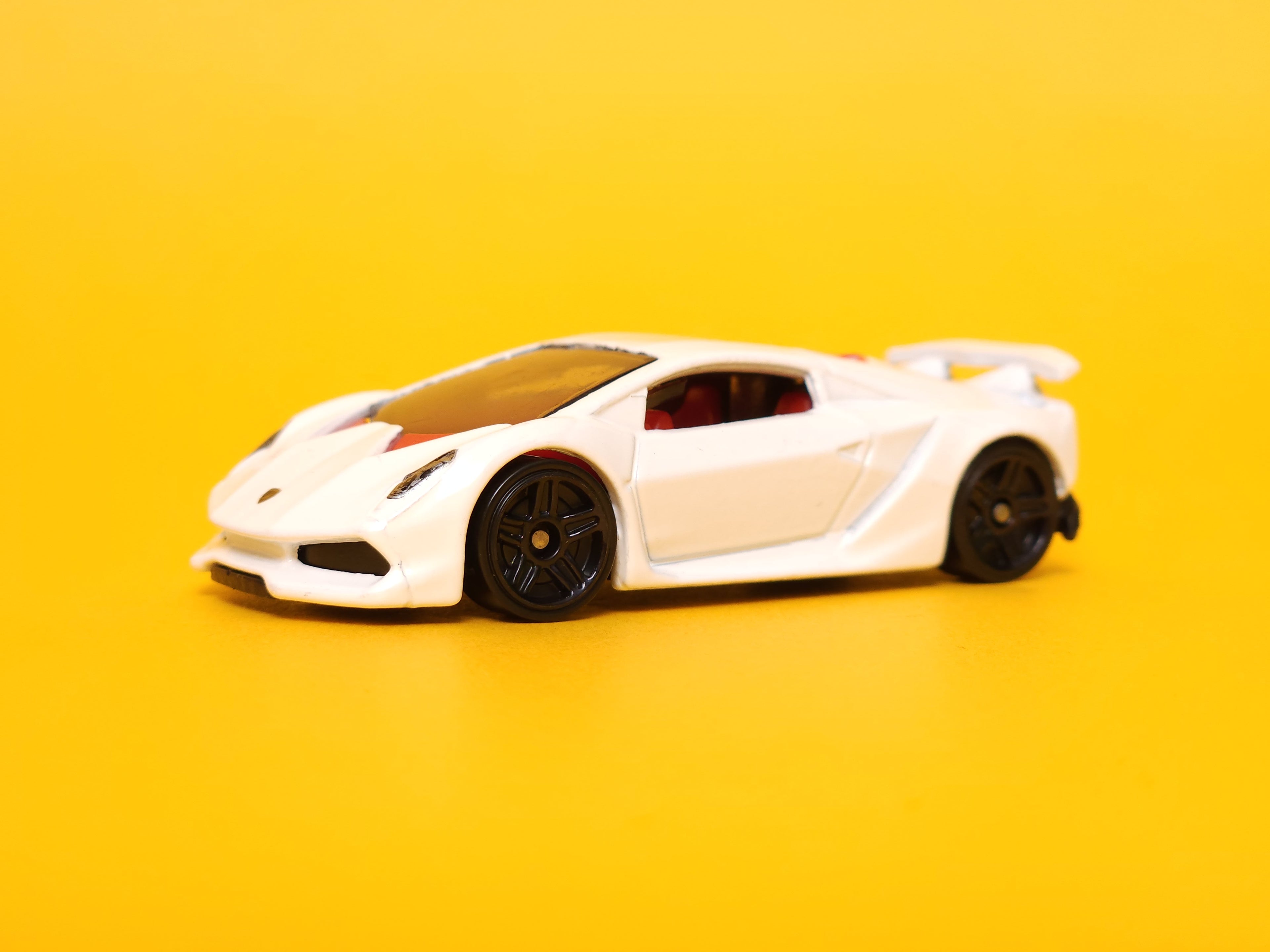 Lamborghini Sesto Elemento: White – 2024 Mattel Hot Wheels Basic