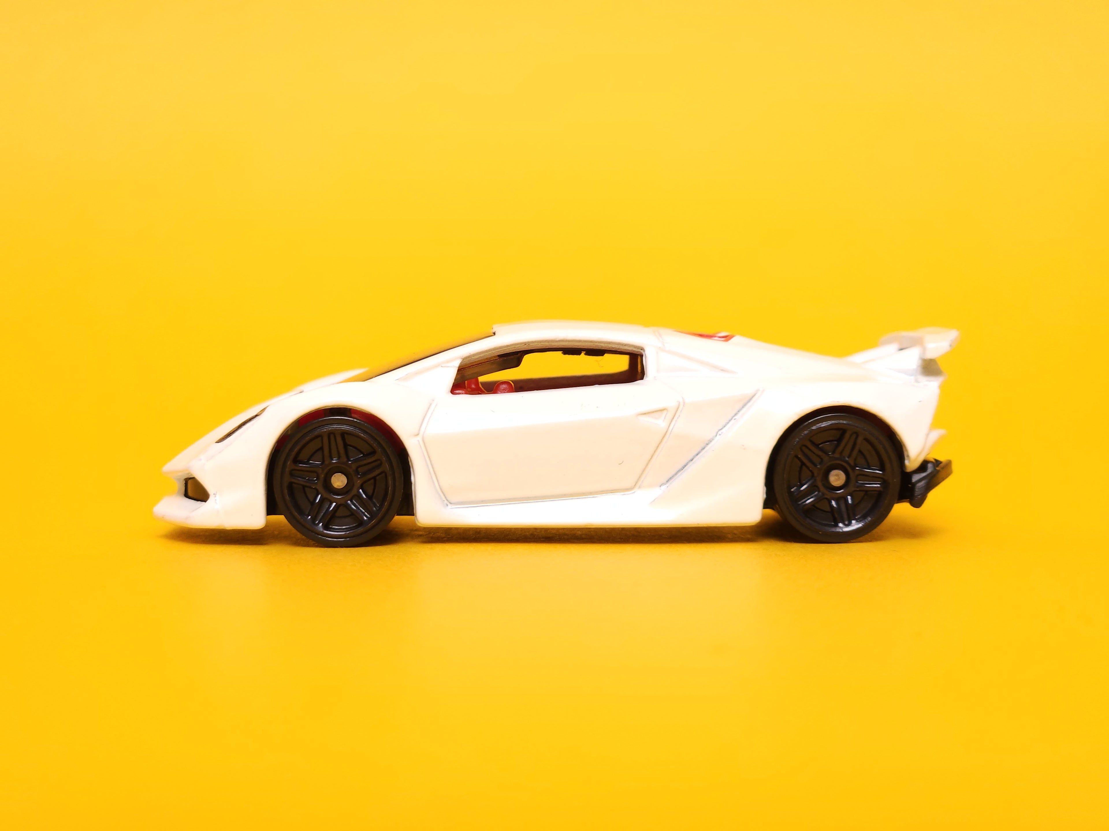 Lamborghini Sesto Elemento: White – 2024 Mattel Hot Wheels Basic