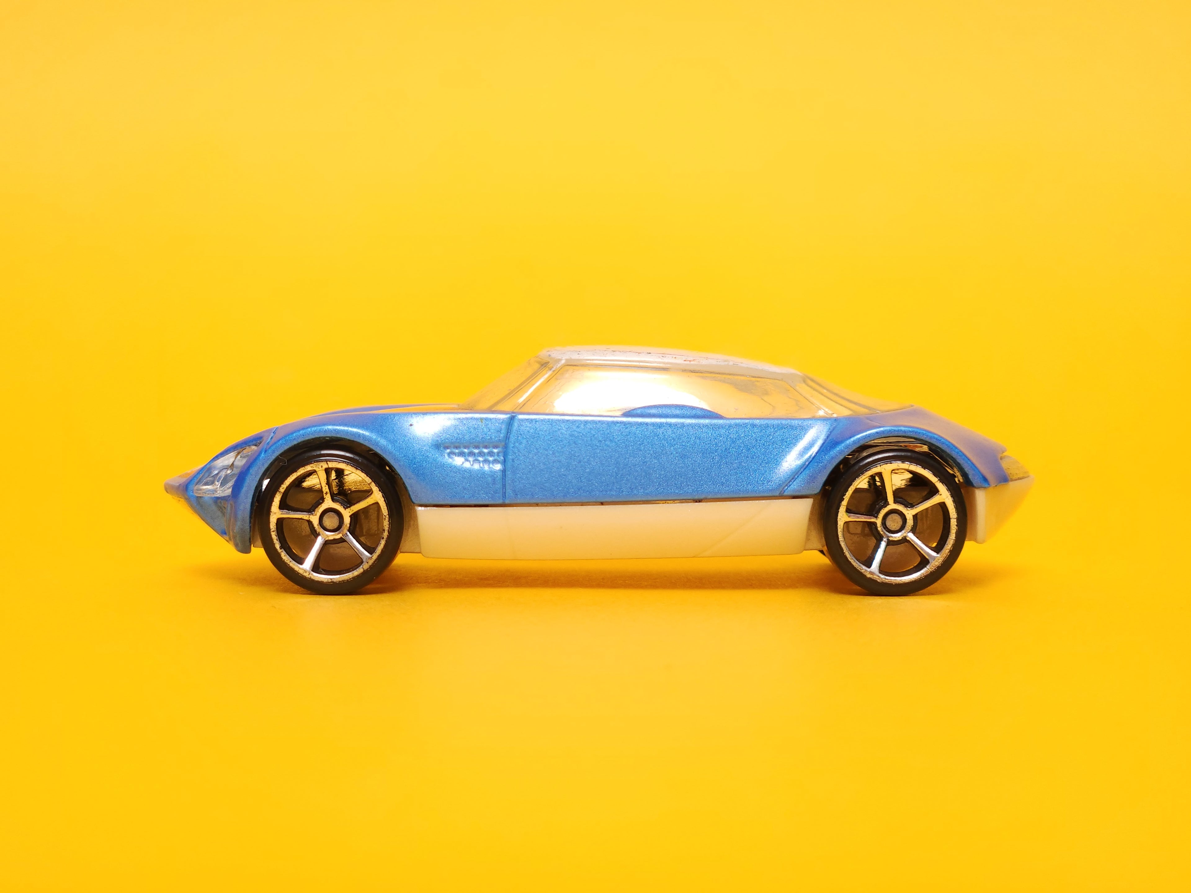 Avant Garde: Metalflake Light Blue – 2009 Mattel Hot Wheels Basic 1st Edition