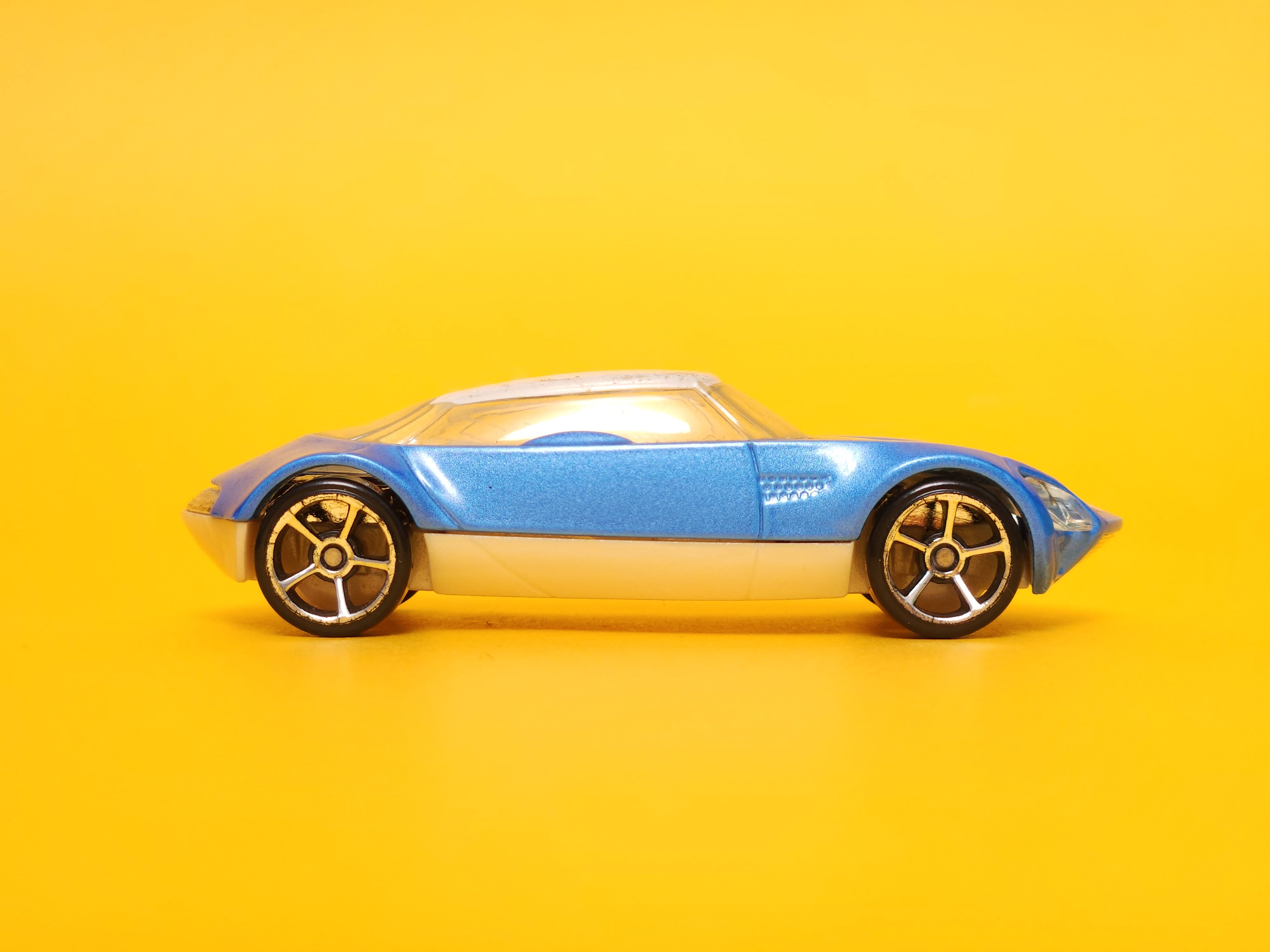 Avant Garde: Metalflake Light Blue – 2009 Mattel Hot Wheels Basic 1st Edition