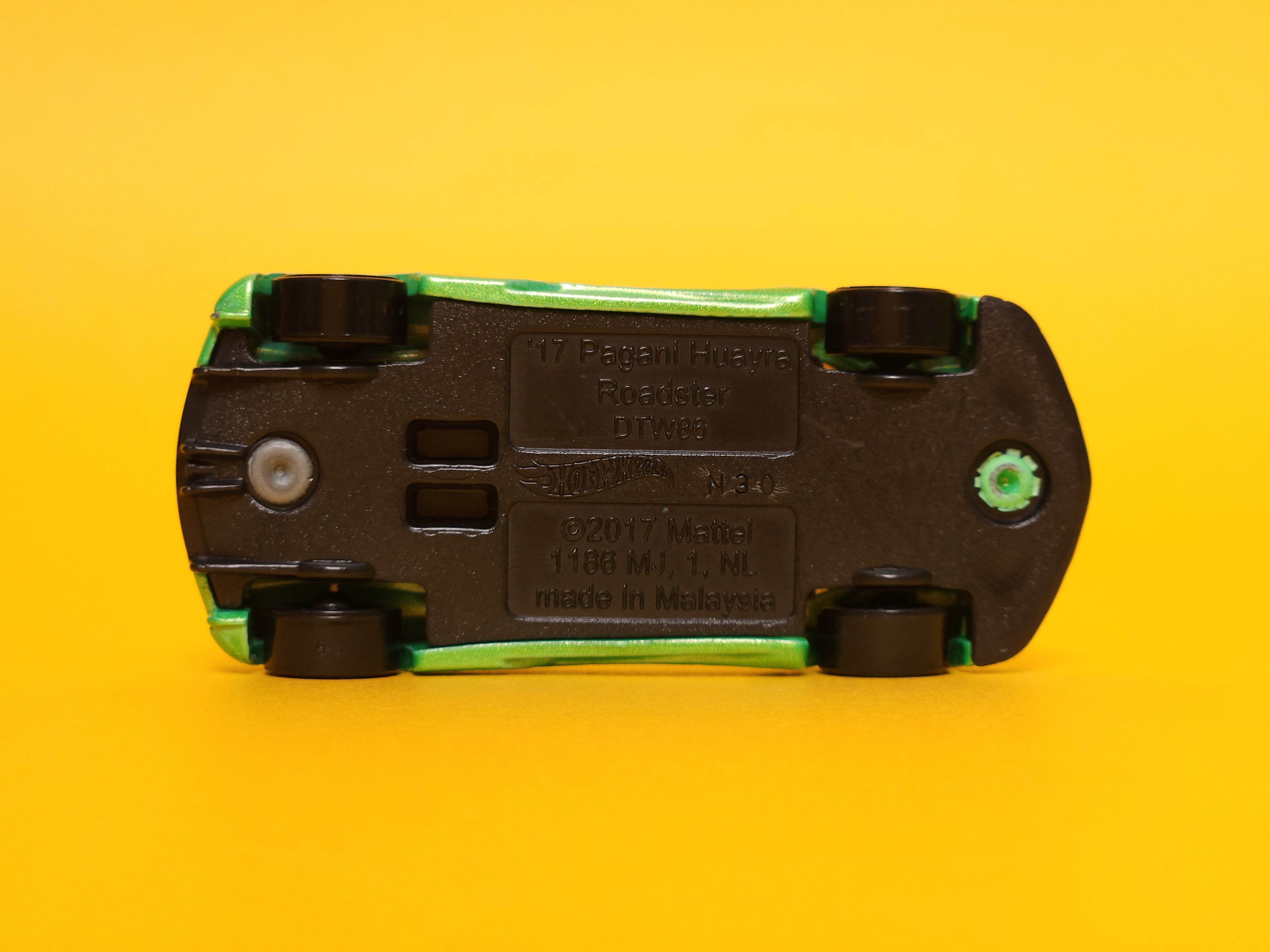 '17 Pagani Huayra Roadster: Pearl Verde Firenze – 2020 Mattel Hot Wheels Basic