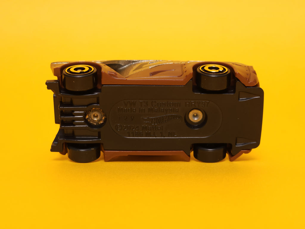 VW T3 Custom: Metalflake champagne / Brown – 2024 Mattel Hot Wheels Basic 1st Edition
